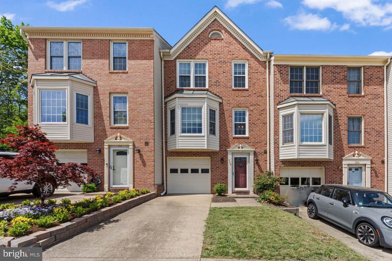 208 FAIR OAKS AVE, STAFFORD, Virginia 22554, 3 Bedrooms Bedrooms, ,2 BathroomsBathrooms,Residential,For sale,208 FAIR OAKS AVE,VAST2038148 MLS # VAST2038148