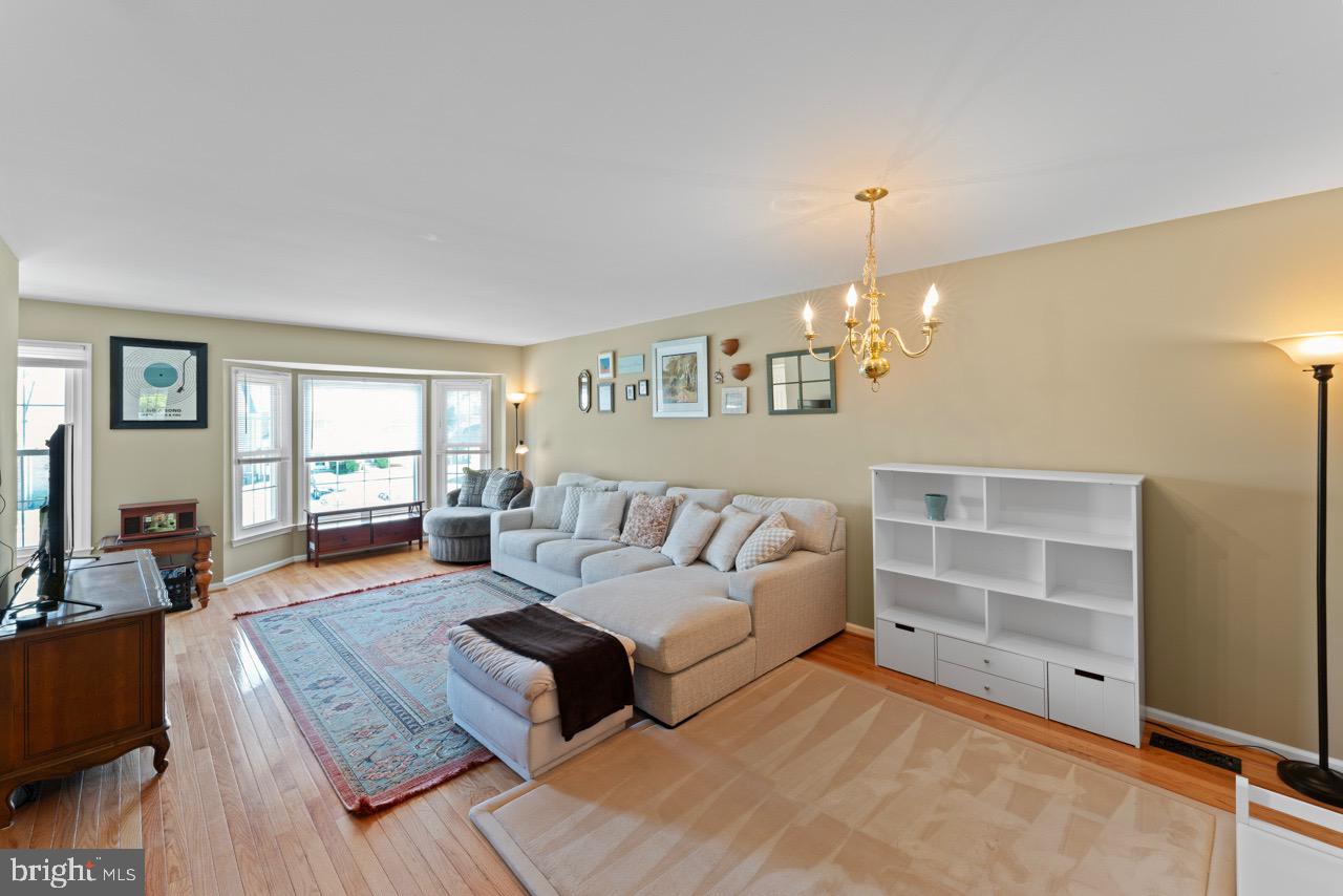 208 FAIR OAKS AVE, STAFFORD, Virginia 22554, 3 Bedrooms Bedrooms, ,2 BathroomsBathrooms,Residential,For sale,208 FAIR OAKS AVE,VAST2038148 MLS # VAST2038148
