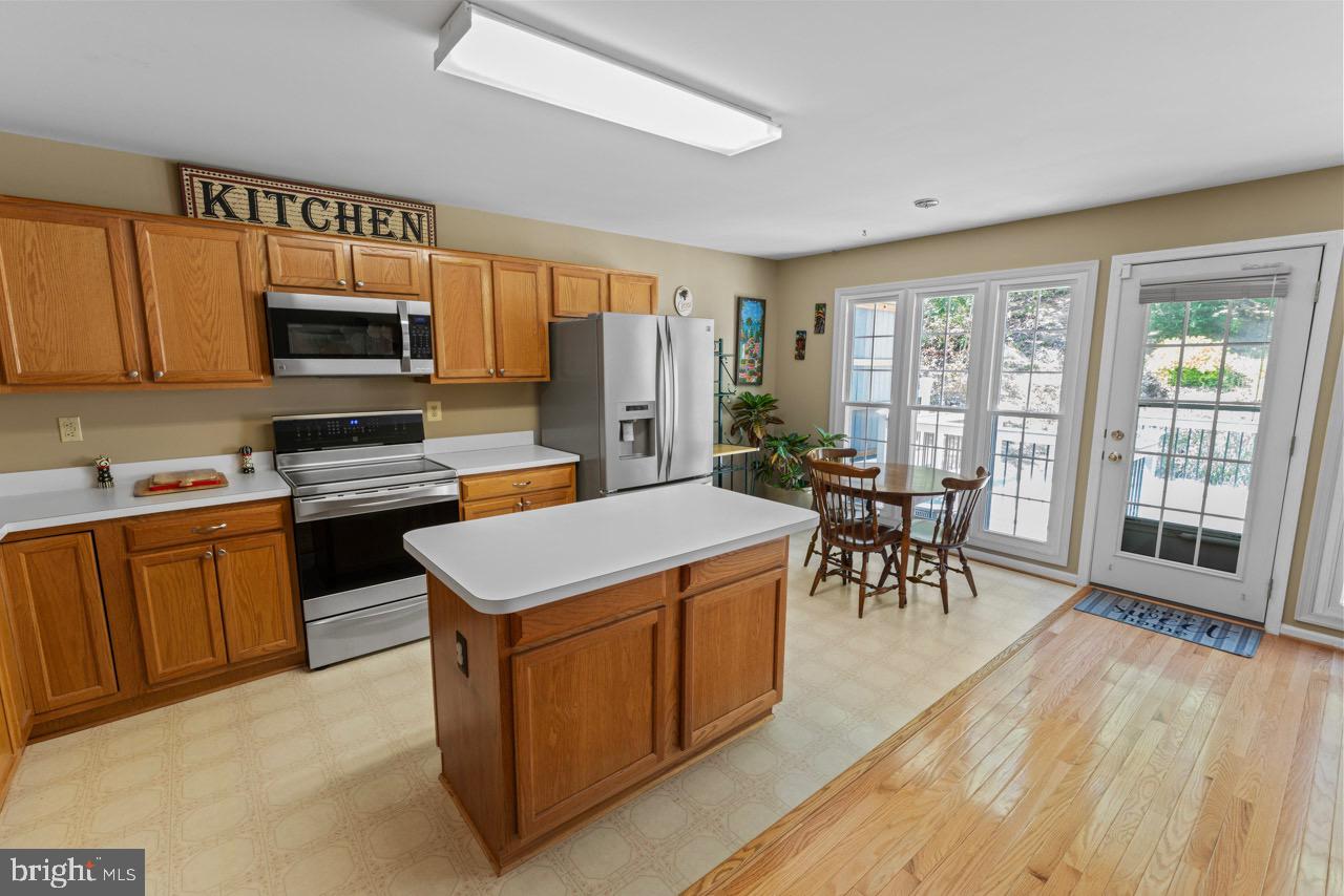208 FAIR OAKS AVE, STAFFORD, Virginia 22554, 3 Bedrooms Bedrooms, ,2 BathroomsBathrooms,Residential,For sale,208 FAIR OAKS AVE,VAST2038148 MLS # VAST2038148