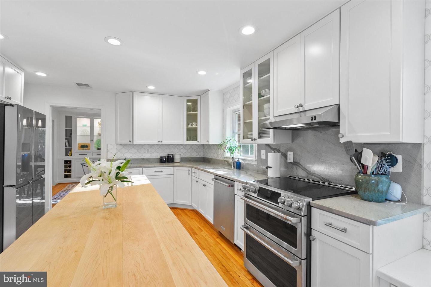 4019 PINE BROOK RD, ALEXANDRIA, Virginia 22310, 4 Bedrooms Bedrooms, ,2 BathroomsBathrooms,Residential,For sale,4019 PINE BROOK RD,VAFX2236288 MLS # VAFX2236288