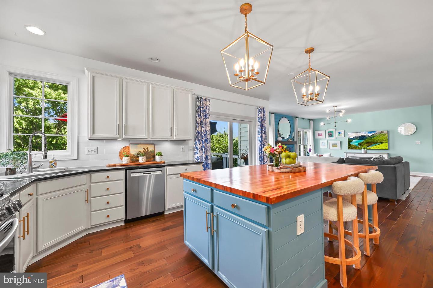 5627 SHOAL CREEK DR, HAYMARKET, Virginia 20169, 5 Bedrooms Bedrooms, ,3 BathroomsBathrooms,Residential,For sale,5627 SHOAL CREEK DR,VAPW2092818 MLS # VAPW2092818
