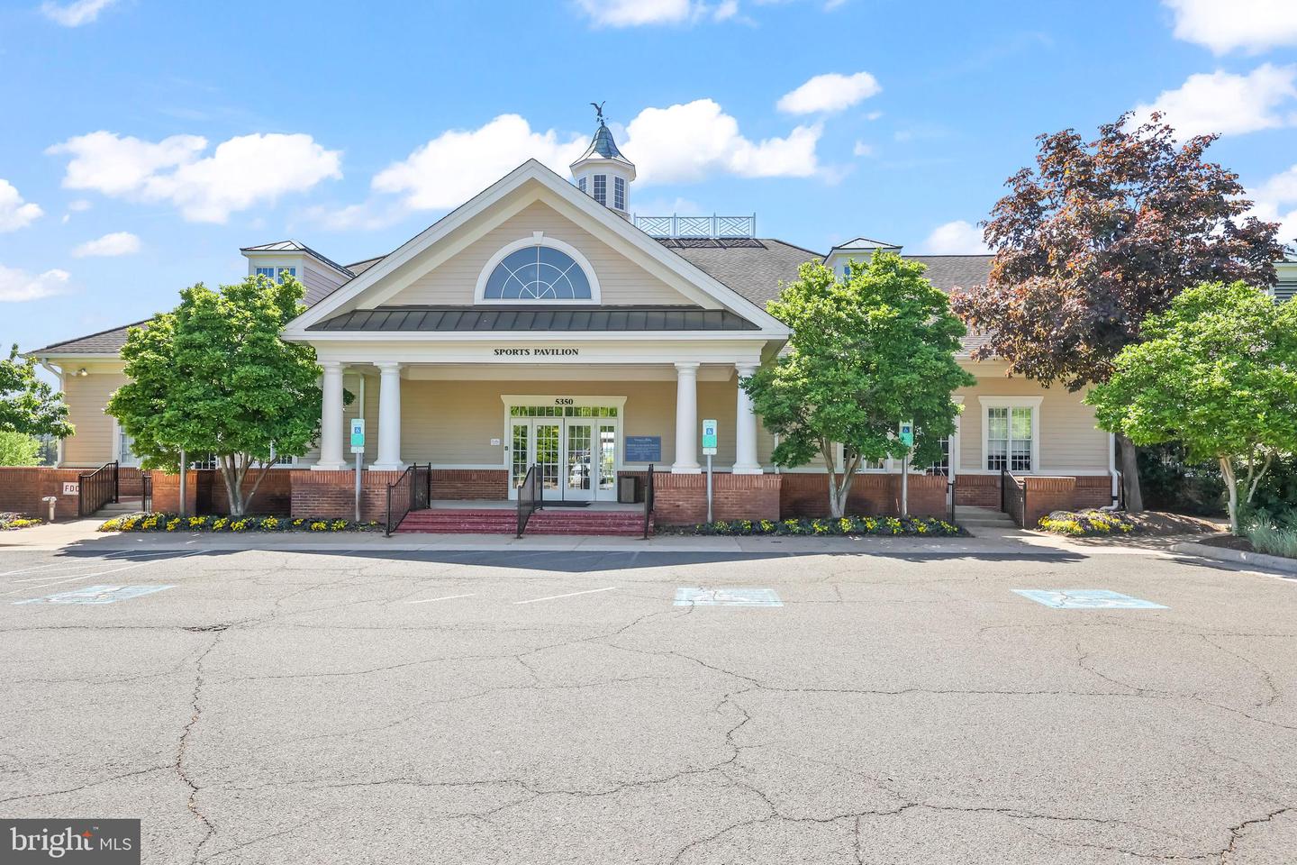 5627 SHOAL CREEK DR, HAYMARKET, Virginia 20169, 5 Bedrooms Bedrooms, ,3 BathroomsBathrooms,Residential,For sale,5627 SHOAL CREEK DR,VAPW2092818 MLS # VAPW2092818