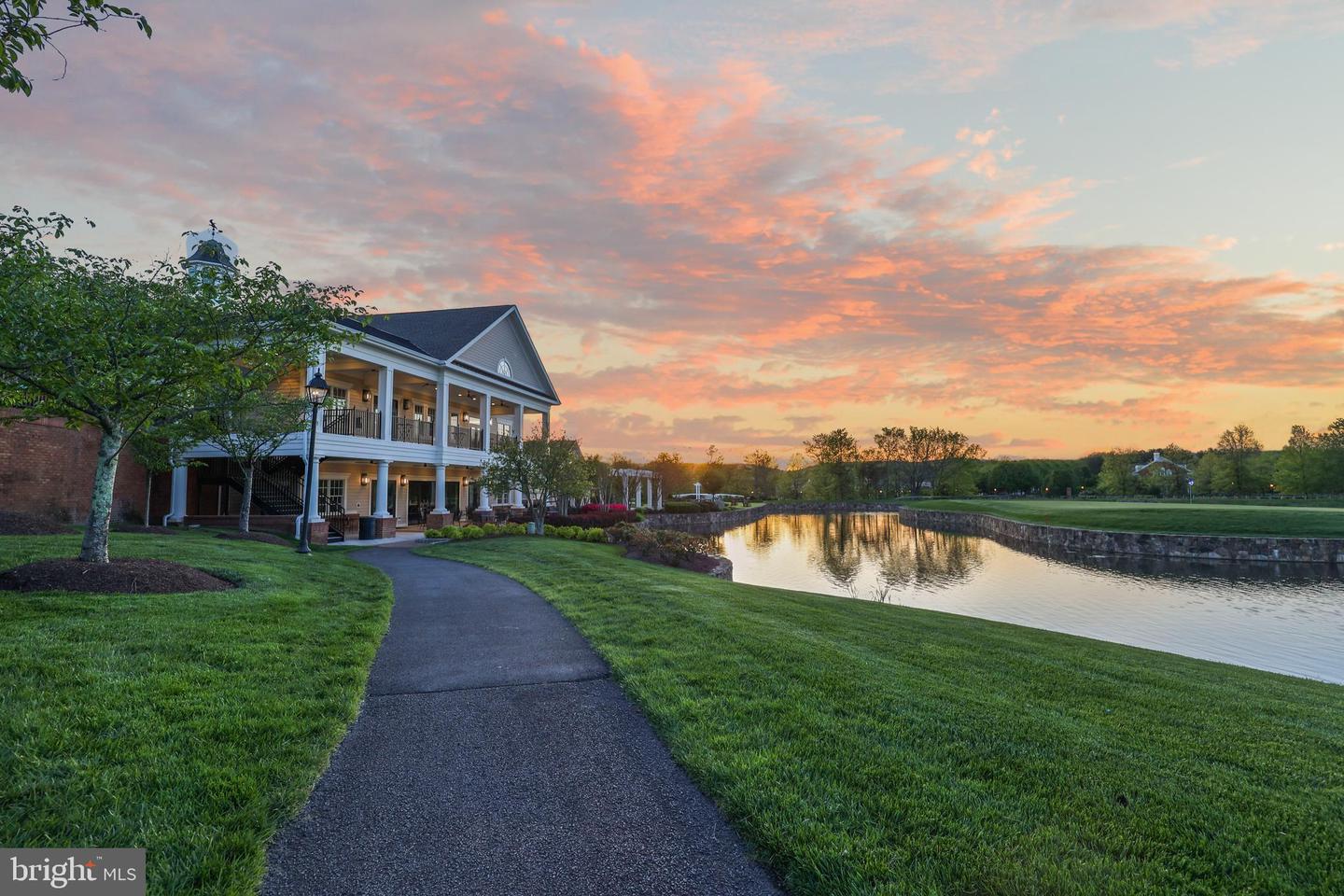 5627 SHOAL CREEK DR, HAYMARKET, Virginia 20169, 5 Bedrooms Bedrooms, ,3 BathroomsBathrooms,Residential,For sale,5627 SHOAL CREEK DR,VAPW2092818 MLS # VAPW2092818