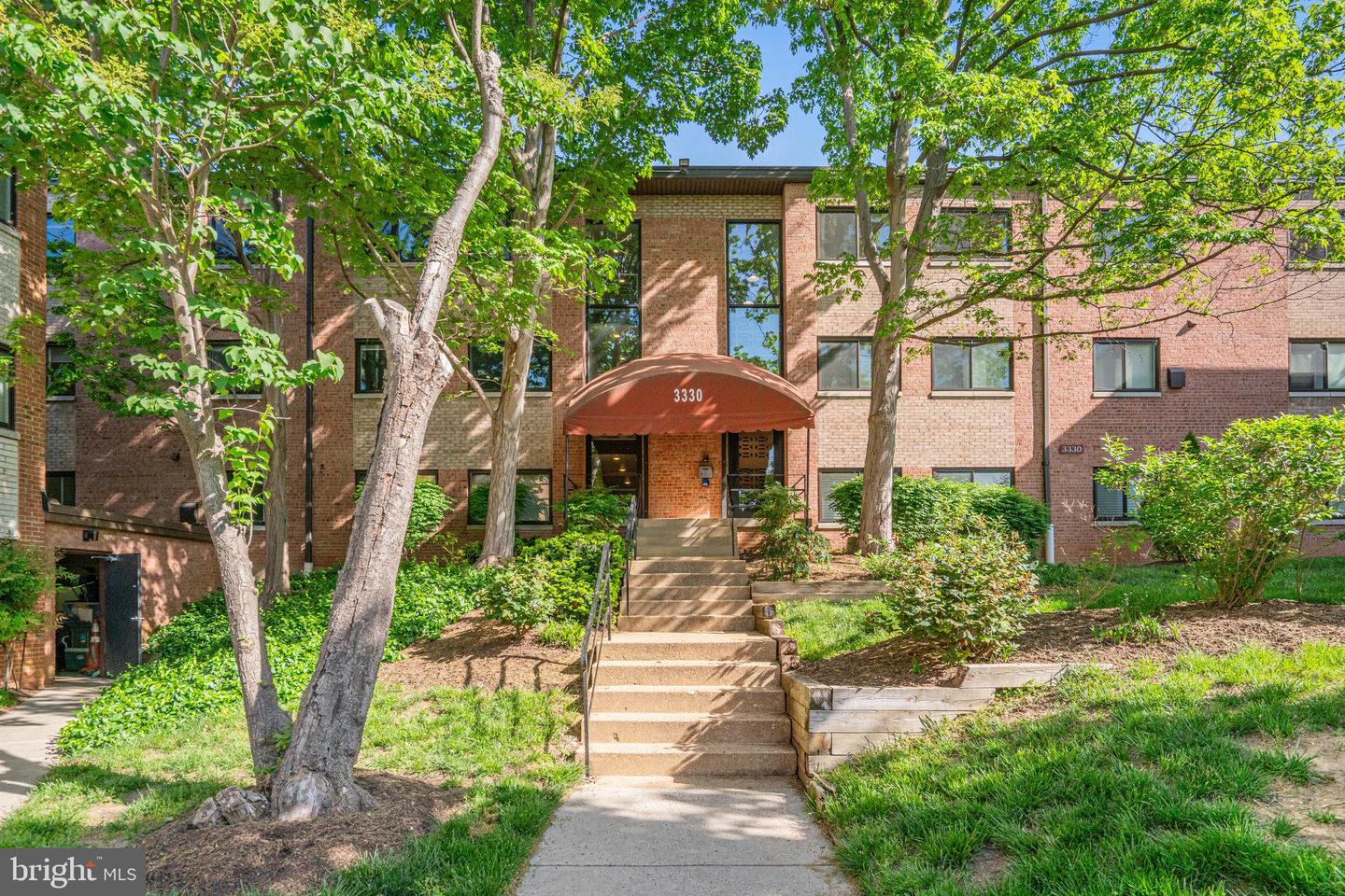 3330 S 28TH ST #203, ALEXANDRIA, Virginia 22302, 2 Bedrooms Bedrooms, ,1 BathroomBathrooms,Residential,For sale,3330 S 28TH ST #203,VAAX2044544 MLS # VAAX2044544