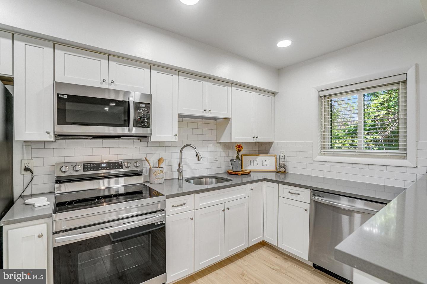 3330 S 28TH ST #203, ALEXANDRIA, Virginia 22302, 2 Bedrooms Bedrooms, ,1 BathroomBathrooms,Residential,For sale,3330 S 28TH ST #203,VAAX2044544 MLS # VAAX2044544