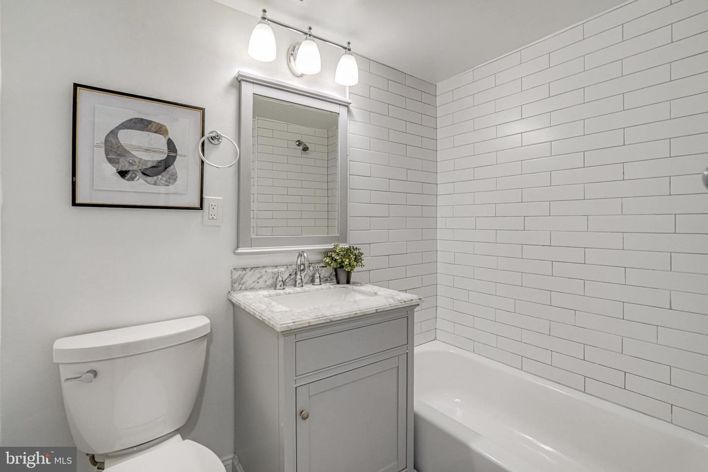 3330 S 28TH ST #203, ALEXANDRIA, Virginia 22302, 2 Bedrooms Bedrooms, ,1 BathroomBathrooms,Residential,For sale,3330 S 28TH ST #203,VAAX2044544 MLS # VAAX2044544