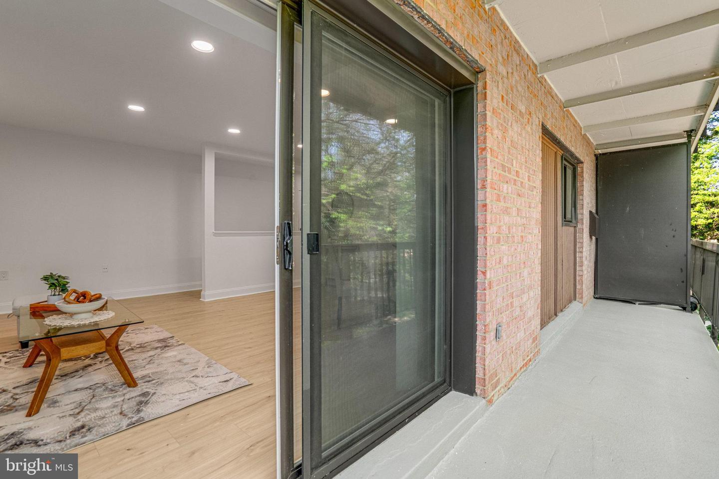 3330 S 28TH ST #203, ALEXANDRIA, Virginia 22302, 2 Bedrooms Bedrooms, ,1 BathroomBathrooms,Residential,For sale,3330 S 28TH ST #203,VAAX2044544 MLS # VAAX2044544