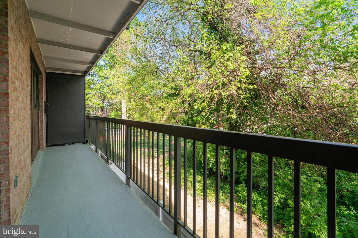 3330 S 28TH ST #203, ALEXANDRIA, Virginia 22302, 2 Bedrooms Bedrooms, ,1 BathroomBathrooms,Residential,For sale,3330 S 28TH ST #203,VAAX2044544 MLS # VAAX2044544