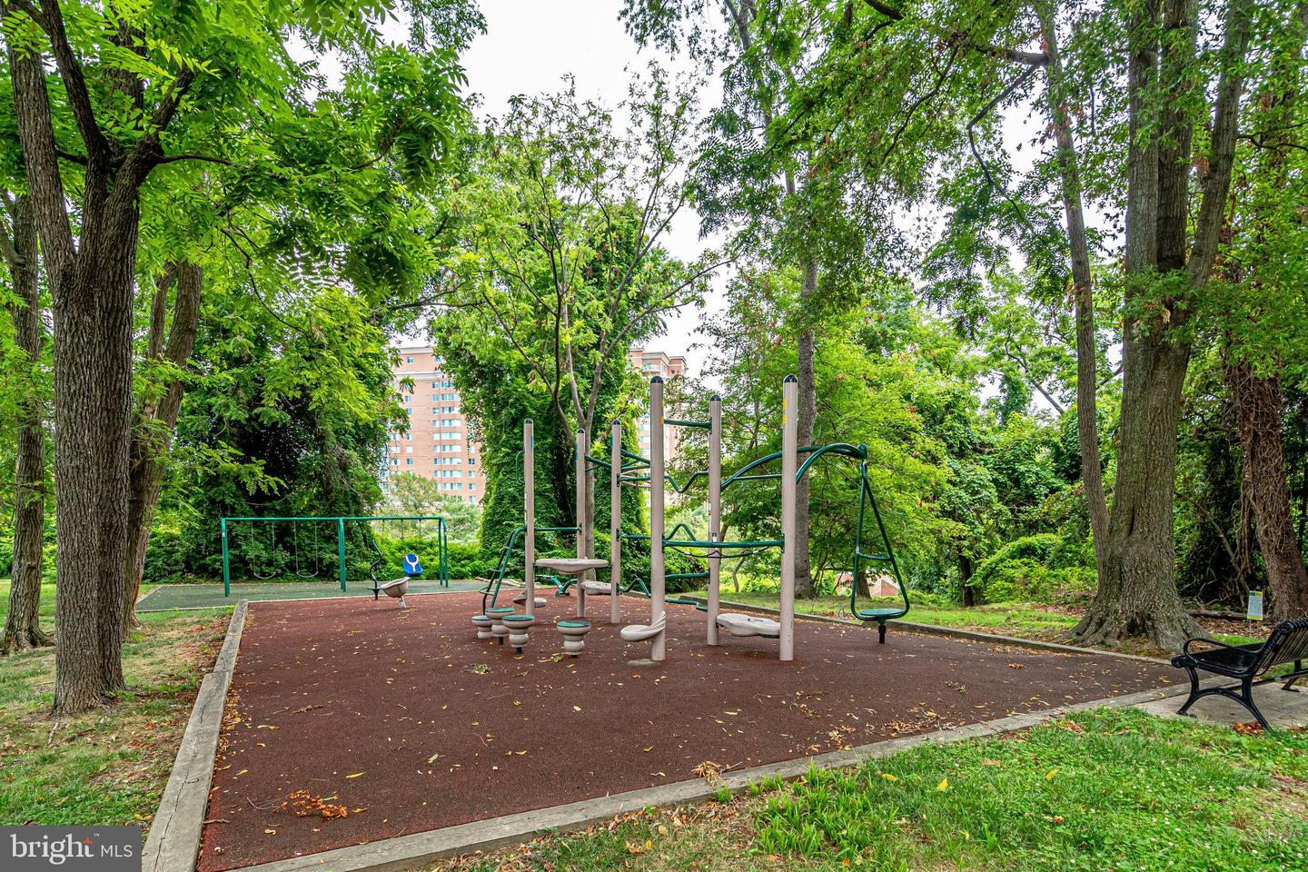 3330 S 28TH ST #203, ALEXANDRIA, Virginia 22302, 2 Bedrooms Bedrooms, ,1 BathroomBathrooms,Residential,For sale,3330 S 28TH ST #203,VAAX2044544 MLS # VAAX2044544