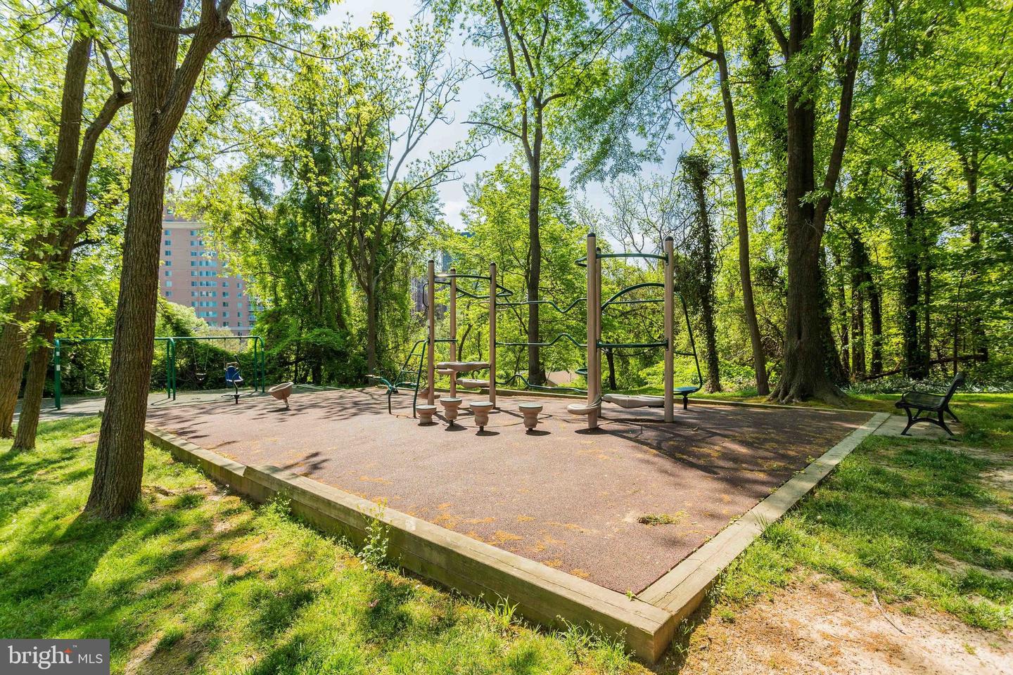3330 S 28TH ST #203, ALEXANDRIA, Virginia 22302, 2 Bedrooms Bedrooms, ,1 BathroomBathrooms,Residential,For sale,3330 S 28TH ST #203,VAAX2044544 MLS # VAAX2044544