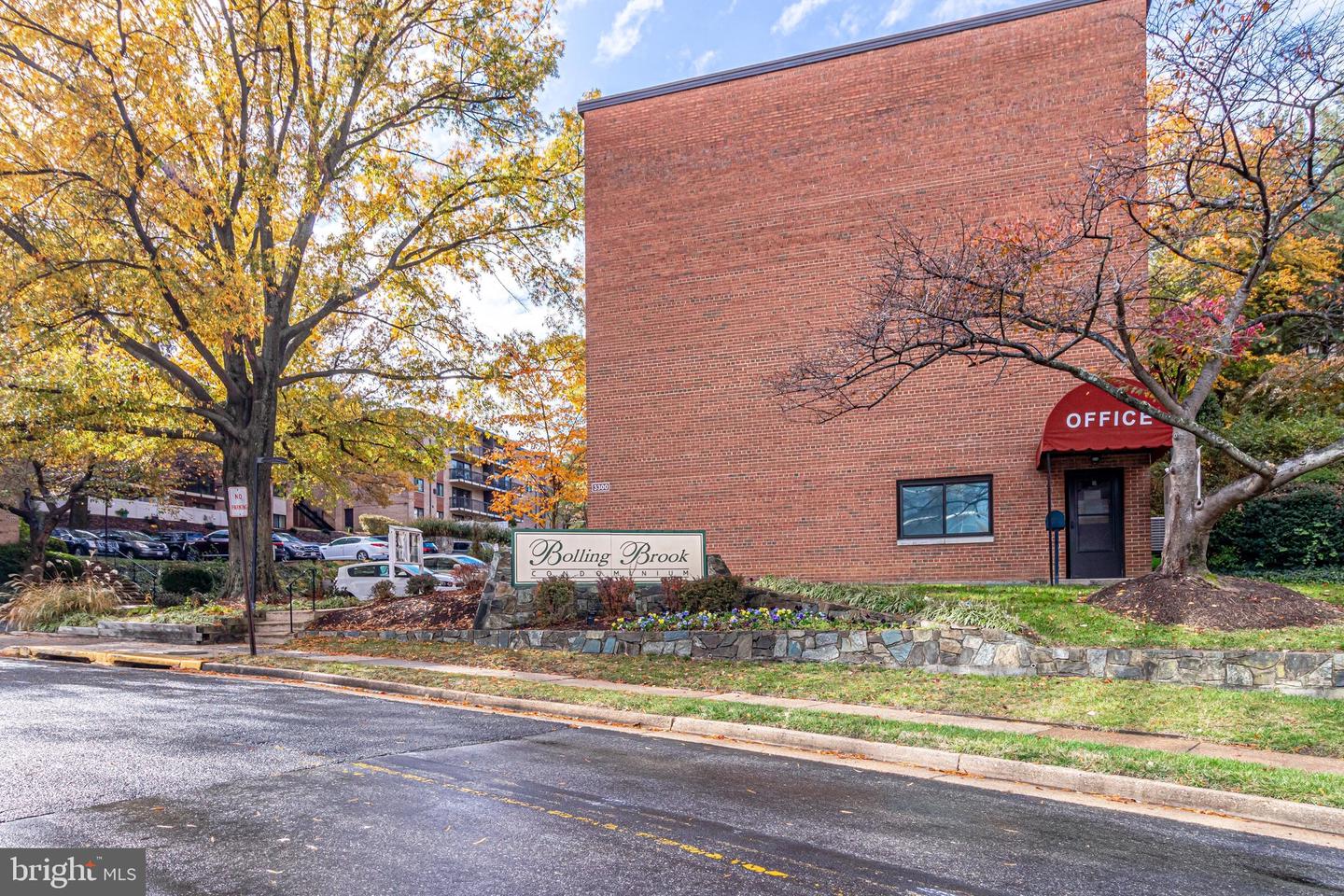 3330 S 28TH ST #203, ALEXANDRIA, Virginia 22302, 2 Bedrooms Bedrooms, ,1 BathroomBathrooms,Residential,For sale,3330 S 28TH ST #203,VAAX2044544 MLS # VAAX2044544