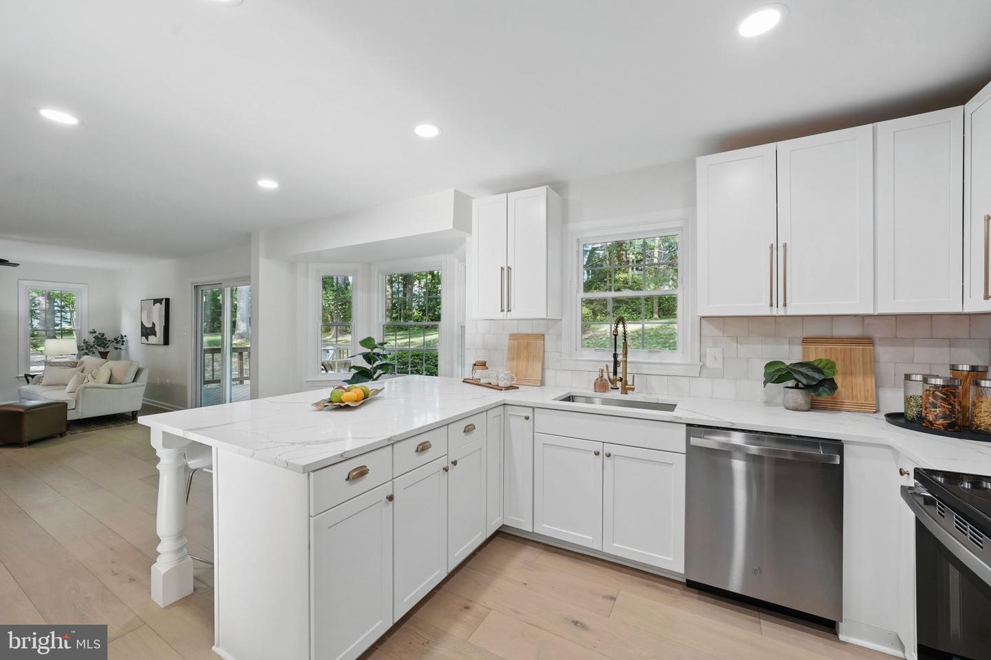 1277 GOLDEN EAGLE DR, RESTON, Virginia 20194, 4 Bedrooms Bedrooms, ,2 BathroomsBathrooms,Residential,For sale,1277 GOLDEN EAGLE DR,VAFX2236394 MLS # VAFX2236394