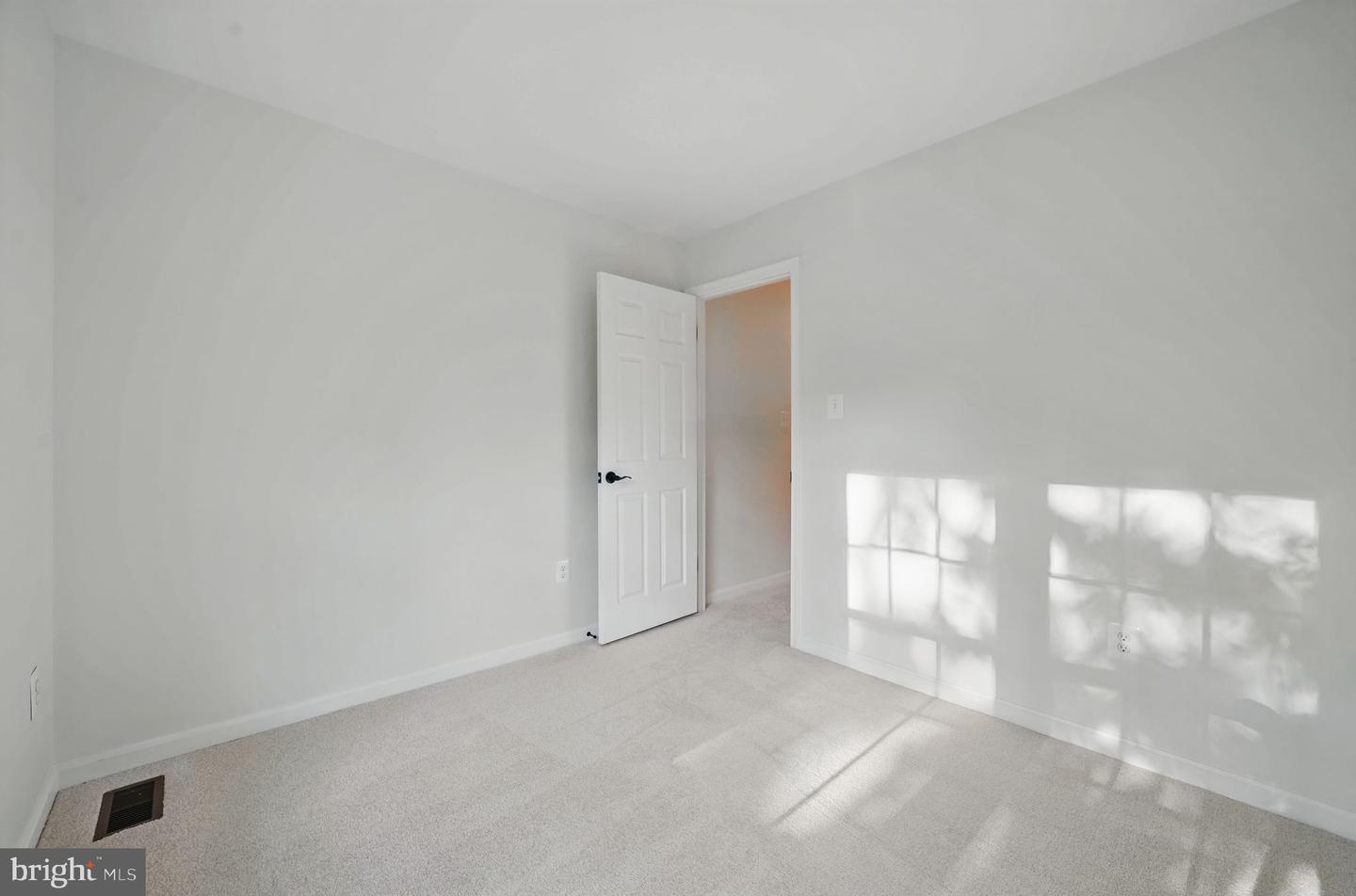 1277 GOLDEN EAGLE DR, RESTON, Virginia 20194, 4 Bedrooms Bedrooms, ,2 BathroomsBathrooms,Residential,For sale,1277 GOLDEN EAGLE DR,VAFX2236394 MLS # VAFX2236394