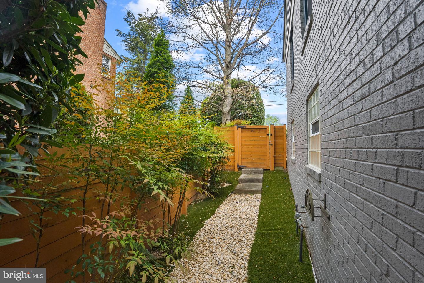 2006 SCROGGINS RD, ALEXANDRIA, Virginia 22302, 3 Bedrooms Bedrooms, ,2 BathroomsBathrooms,Residential,For sale,2006 SCROGGINS RD,VAAX2044578 MLS # VAAX2044578