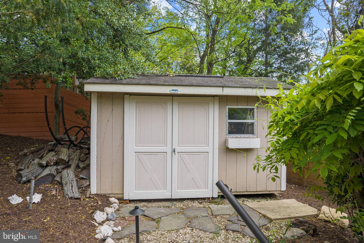 2006 SCROGGINS RD, ALEXANDRIA, Virginia 22302, 3 Bedrooms Bedrooms, ,2 BathroomsBathrooms,Residential,For sale,2006 SCROGGINS RD,VAAX2044578 MLS # VAAX2044578