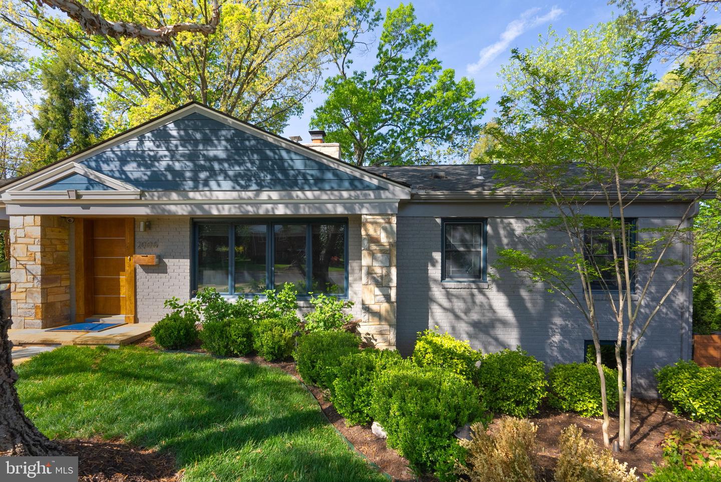 2006 SCROGGINS RD, ALEXANDRIA, Virginia 22302, 3 Bedrooms Bedrooms, ,2 BathroomsBathrooms,Residential,For sale,2006 SCROGGINS RD,VAAX2044578 MLS # VAAX2044578