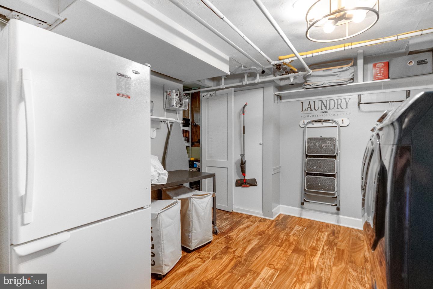 2006 SCROGGINS RD, ALEXANDRIA, Virginia 22302, 3 Bedrooms Bedrooms, ,2 BathroomsBathrooms,Residential,For sale,2006 SCROGGINS RD,VAAX2044578 MLS # VAAX2044578