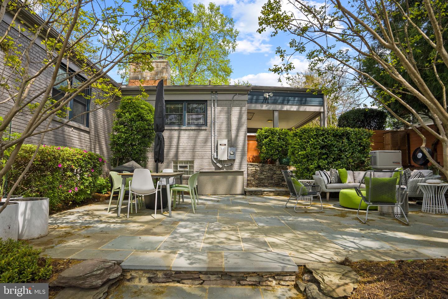 2006 SCROGGINS RD, ALEXANDRIA, Virginia 22302, 3 Bedrooms Bedrooms, ,2 BathroomsBathrooms,Residential,For sale,2006 SCROGGINS RD,VAAX2044578 MLS # VAAX2044578