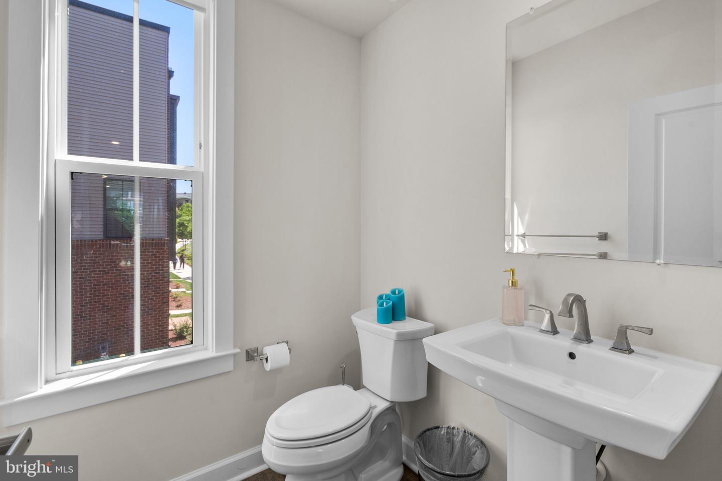 12998 HATTONTOWN SQ, HERNDON, Virginia 20171, 3 Bedrooms Bedrooms, ,3 BathroomsBathrooms,Residential,For sale,12998 HATTONTOWN SQ,VAFX2236500 MLS # VAFX2236500