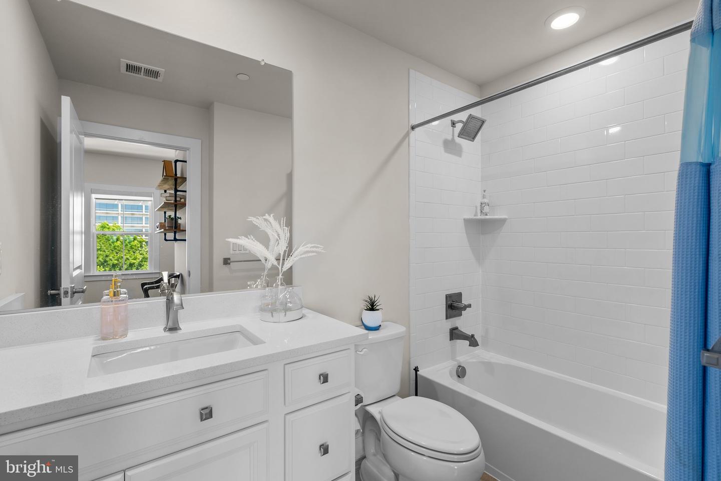 12998 HATTONTOWN SQ, HERNDON, Virginia 20171, 3 Bedrooms Bedrooms, ,3 BathroomsBathrooms,Residential,For sale,12998 HATTONTOWN SQ,VAFX2236500 MLS # VAFX2236500