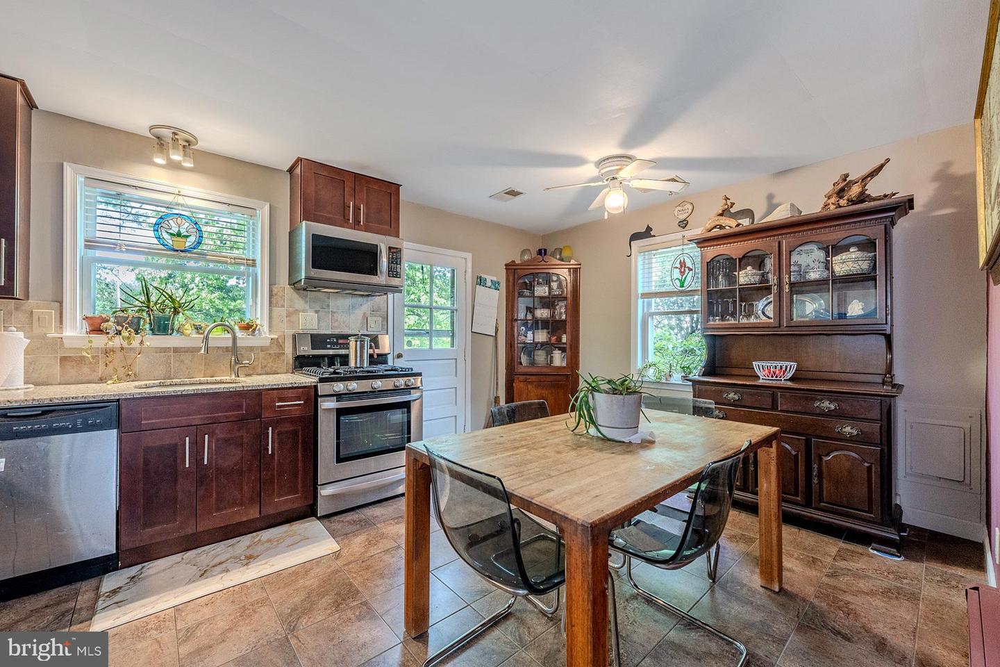 4108 FERN ST, FAIRFAX, Virginia 22030, 4 Bedrooms Bedrooms, ,3 BathroomsBathrooms,Residential,For sale,4108 FERN ST,VAFC2006212 MLS # VAFC2006212