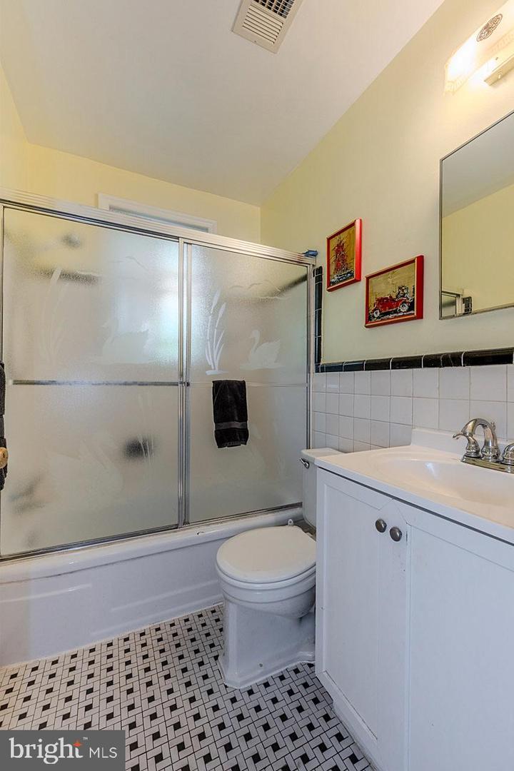 4108 FERN ST, FAIRFAX, Virginia 22030, 4 Bedrooms Bedrooms, ,3 BathroomsBathrooms,Residential,For sale,4108 FERN ST,VAFC2006212 MLS # VAFC2006212