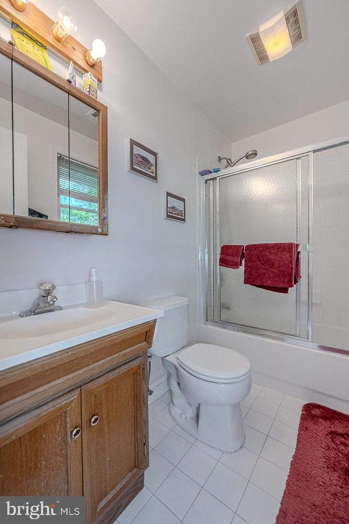 4108 FERN ST, FAIRFAX, Virginia 22030, 4 Bedrooms Bedrooms, ,3 BathroomsBathrooms,Residential,For sale,4108 FERN ST,VAFC2006212 MLS # VAFC2006212