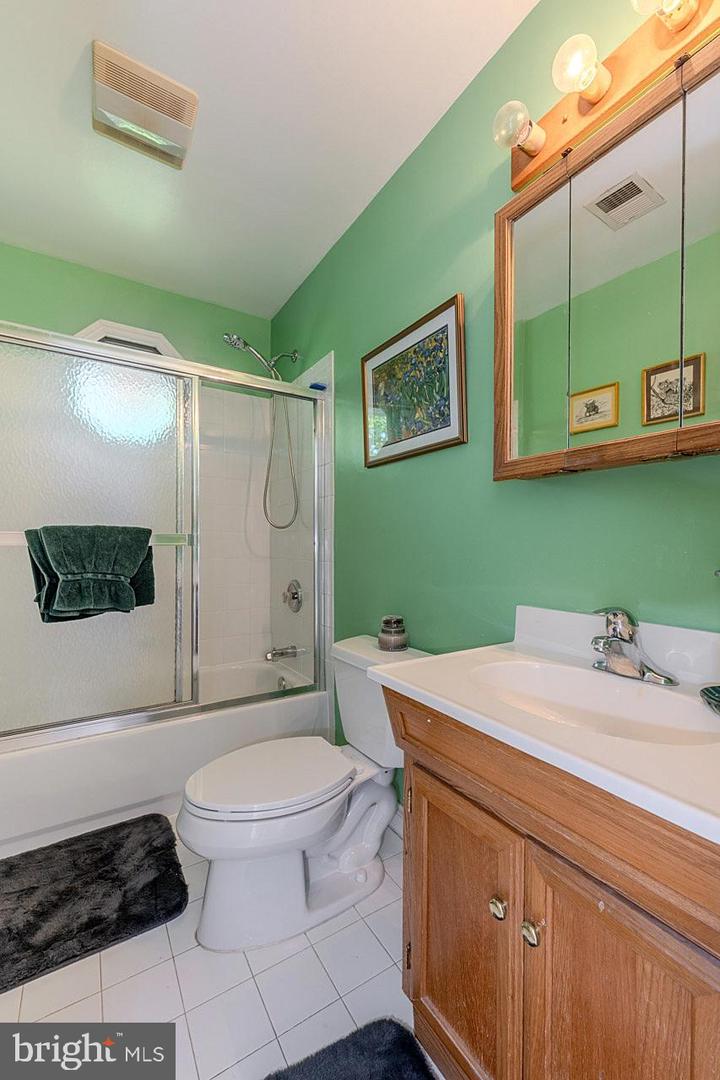 4108 FERN ST, FAIRFAX, Virginia 22030, 4 Bedrooms Bedrooms, ,3 BathroomsBathrooms,Residential,For sale,4108 FERN ST,VAFC2006212 MLS # VAFC2006212