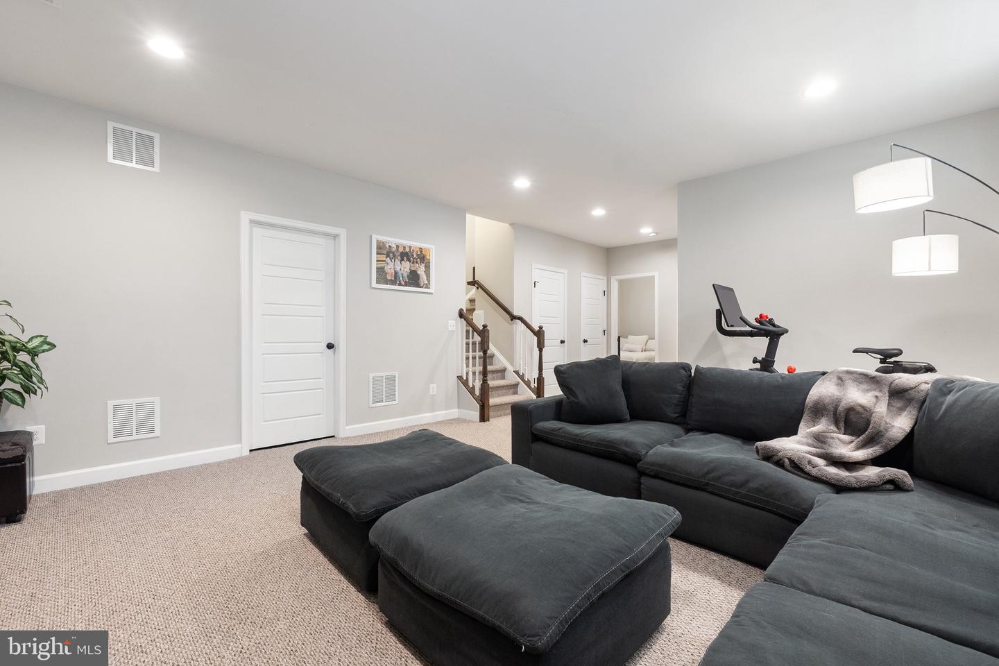 631 E G ST E, PURCELLVILLE, Virginia 20132, 5 Bedrooms Bedrooms, ,3 BathroomsBathrooms,Residential,For sale,631 E G ST E,VALO2094764 MLS # VALO2094764
