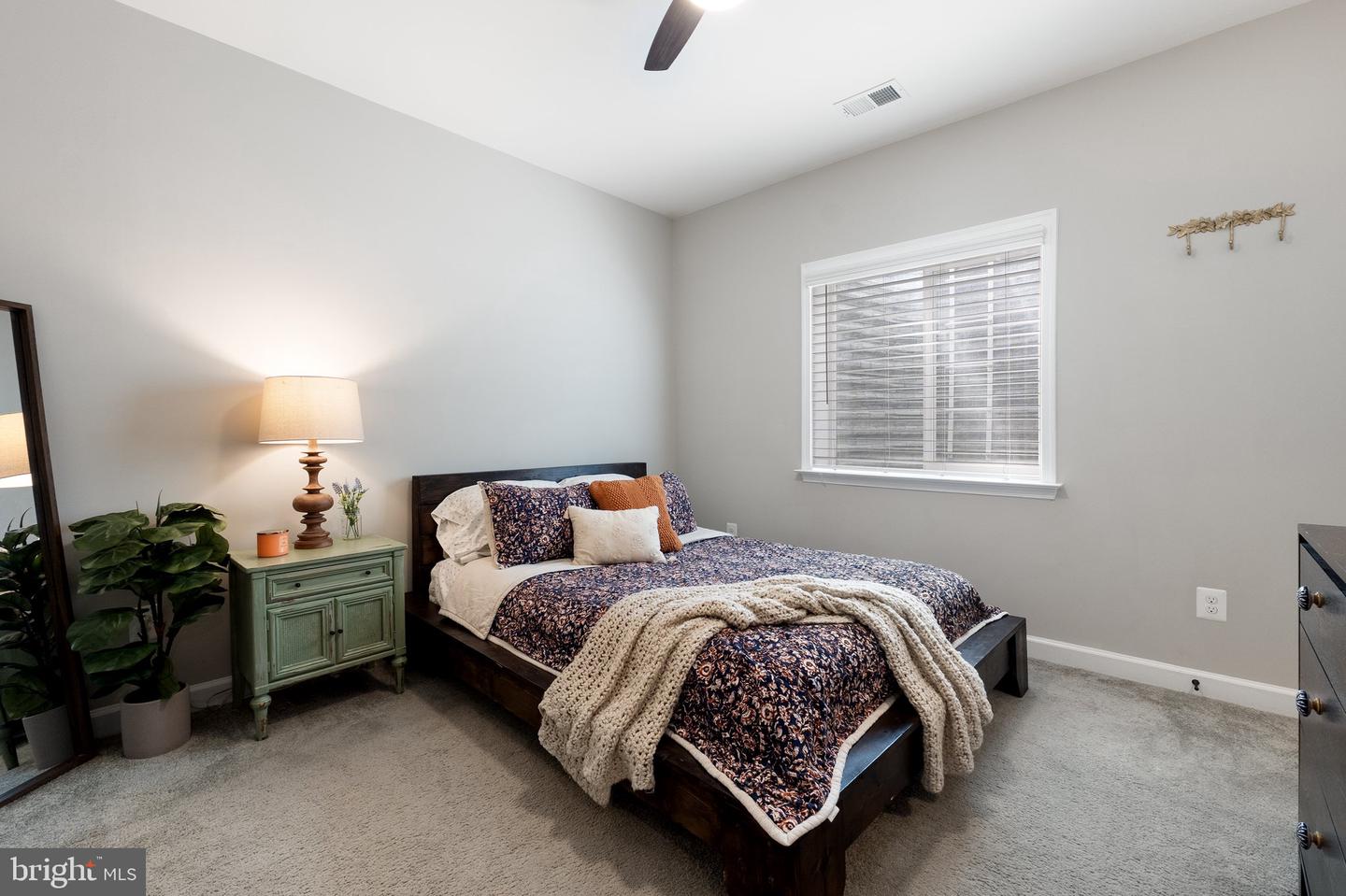 631 E G ST E, PURCELLVILLE, Virginia 20132, 5 Bedrooms Bedrooms, ,3 BathroomsBathrooms,Residential,For sale,631 E G ST E,VALO2094764 MLS # VALO2094764