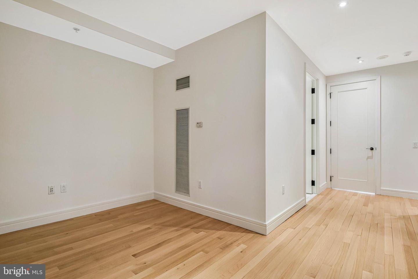 3303 WATER ST NW #3I, WASHINGTON, District Of Columbia 20007, 2 Bedrooms Bedrooms, ,2 BathroomsBathrooms,Residential,For sale,3303 WATER ST NW #3I,DCDC2197468 MLS # DCDC2197468