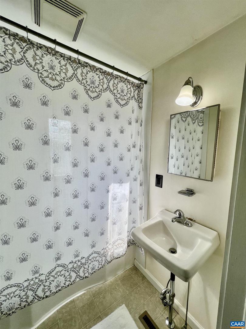 292 SUMMIT CHURCH RD, BRIDGEWATER, Virginia 22812, 3 Bedrooms Bedrooms, ,1 BathroomBathrooms,Residential,For sale,292 SUMMIT CHURCH RD,663697 MLS # 663697