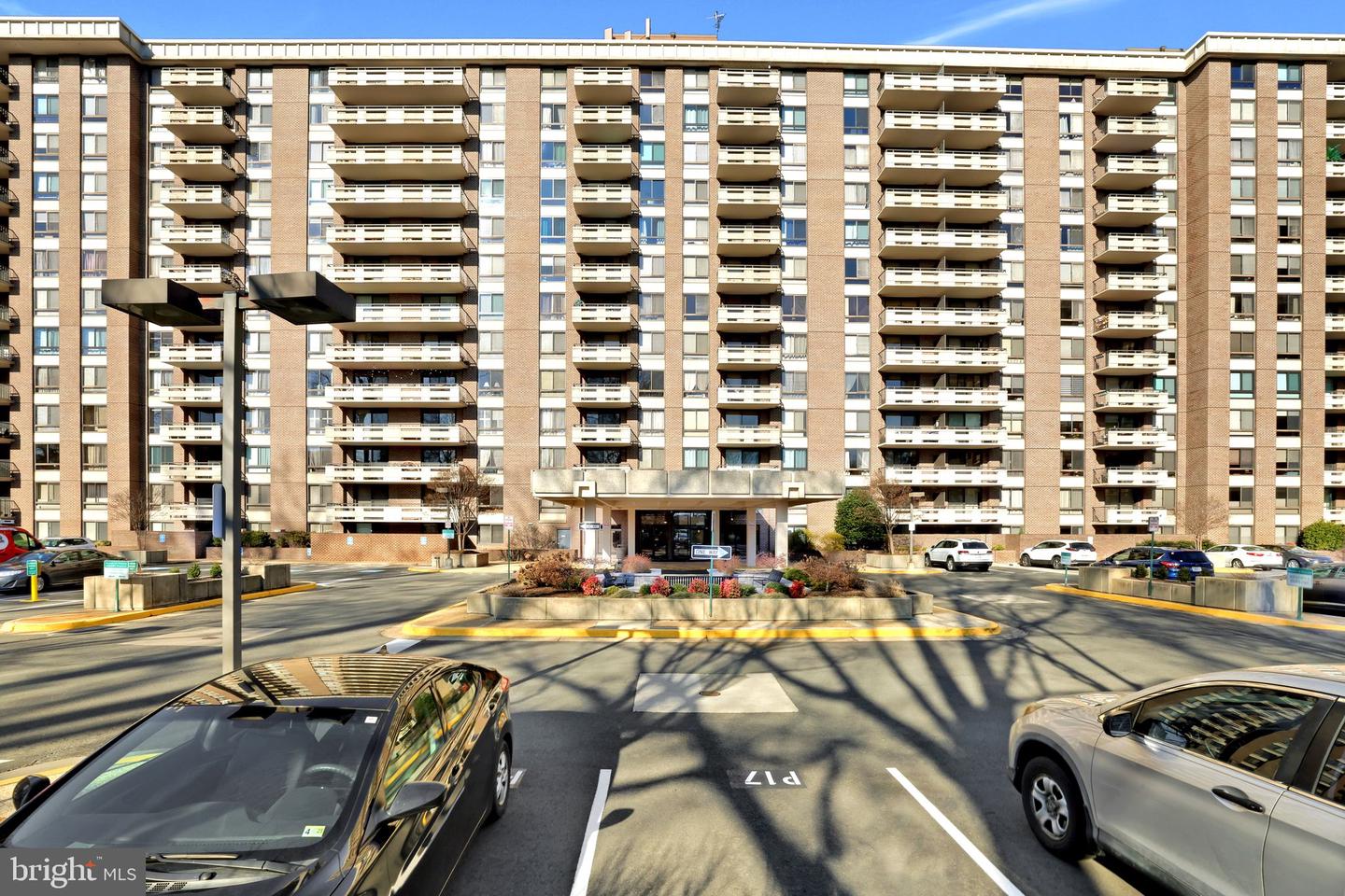 1808 OLD MEADOW RD #1015, MCLEAN, Virginia 22102, 2 Bedrooms Bedrooms, ,2 BathroomsBathrooms,Residential,For sale,1808 OLD MEADOW RD #1015,VAFX2236640 MLS # VAFX2236640