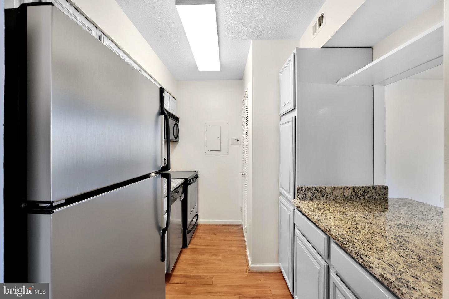 1808 OLD MEADOW RD #1015, MCLEAN, Virginia 22102, 2 Bedrooms Bedrooms, ,2 BathroomsBathrooms,Residential,For sale,1808 OLD MEADOW RD #1015,VAFX2236640 MLS # VAFX2236640