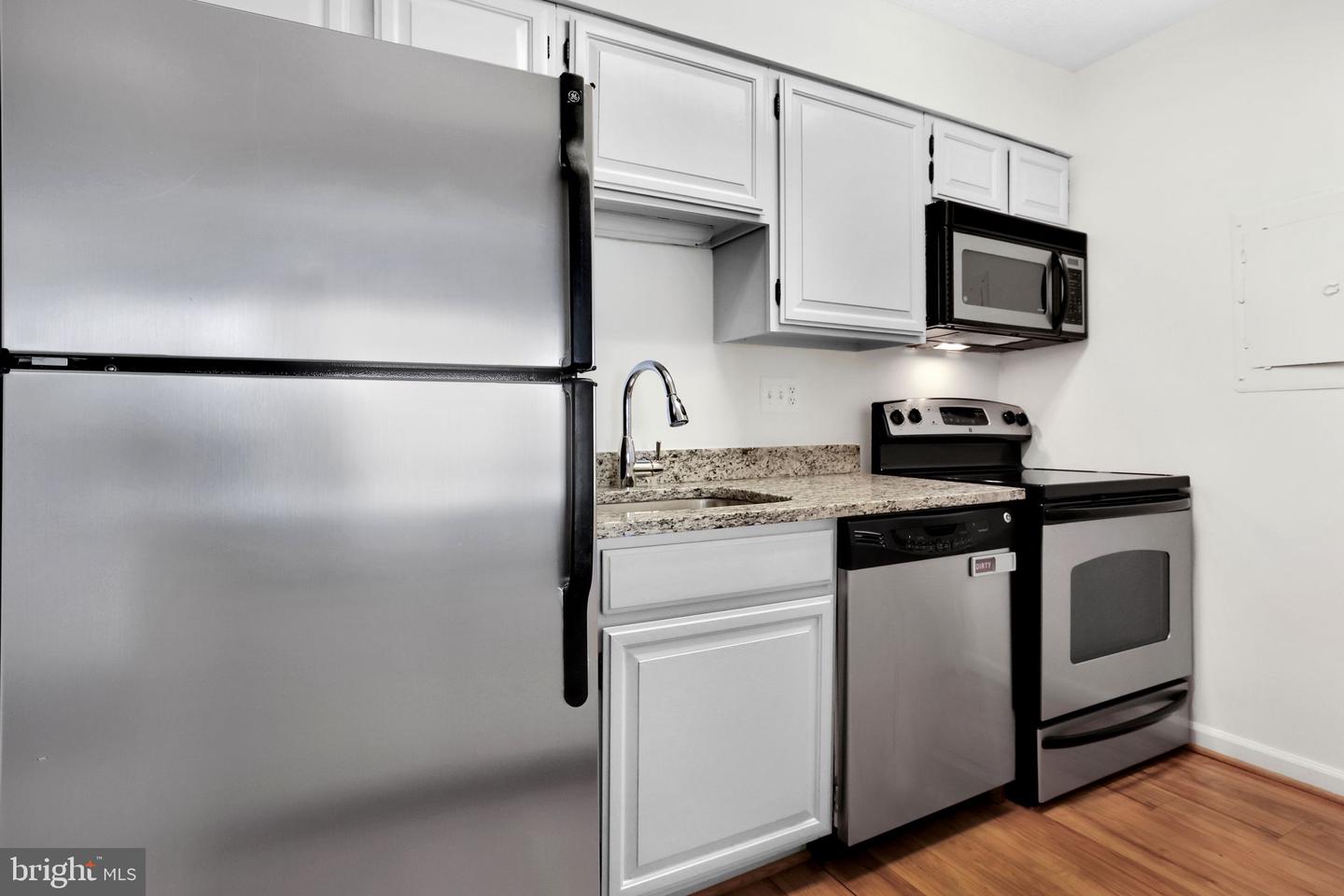 1808 OLD MEADOW RD #1015, MCLEAN, Virginia 22102, 2 Bedrooms Bedrooms, ,2 BathroomsBathrooms,Residential,For sale,1808 OLD MEADOW RD #1015,VAFX2236640 MLS # VAFX2236640