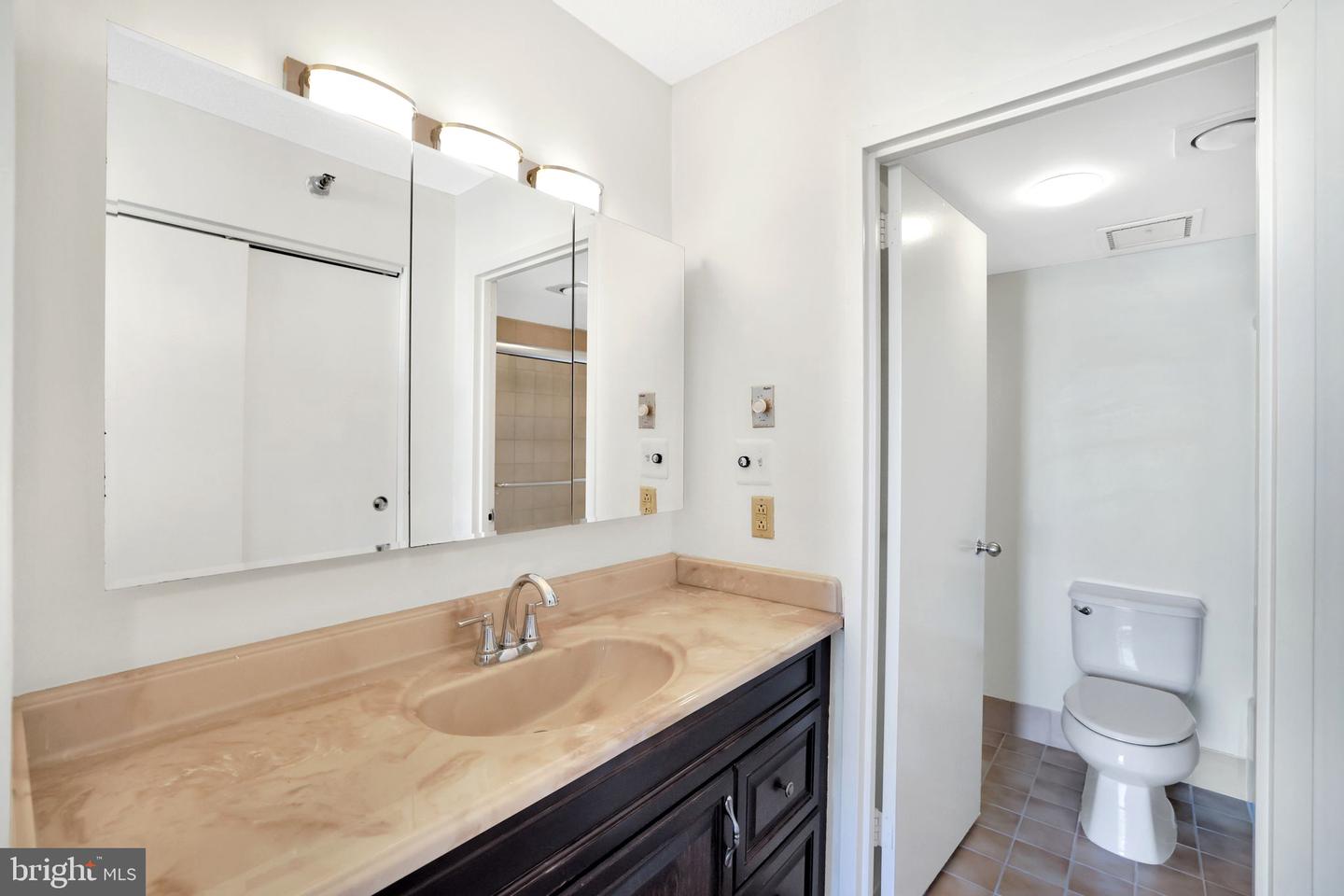 1808 OLD MEADOW RD #1015, MCLEAN, Virginia 22102, 2 Bedrooms Bedrooms, ,2 BathroomsBathrooms,Residential,For sale,1808 OLD MEADOW RD #1015,VAFX2236640 MLS # VAFX2236640