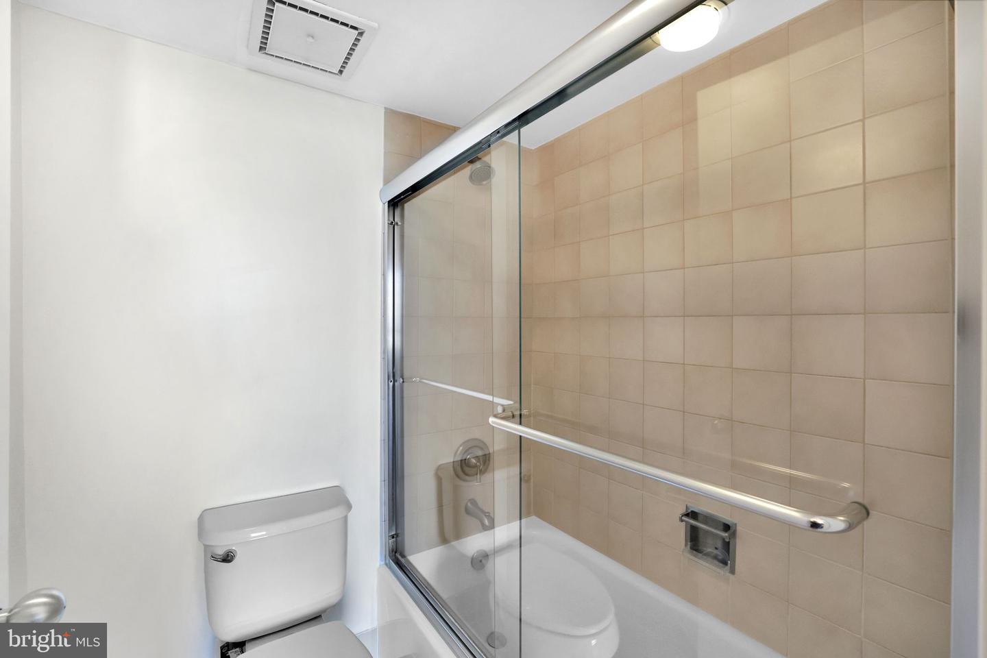1808 OLD MEADOW RD #1015, MCLEAN, Virginia 22102, 2 Bedrooms Bedrooms, ,2 BathroomsBathrooms,Residential,For sale,1808 OLD MEADOW RD #1015,VAFX2236640 MLS # VAFX2236640