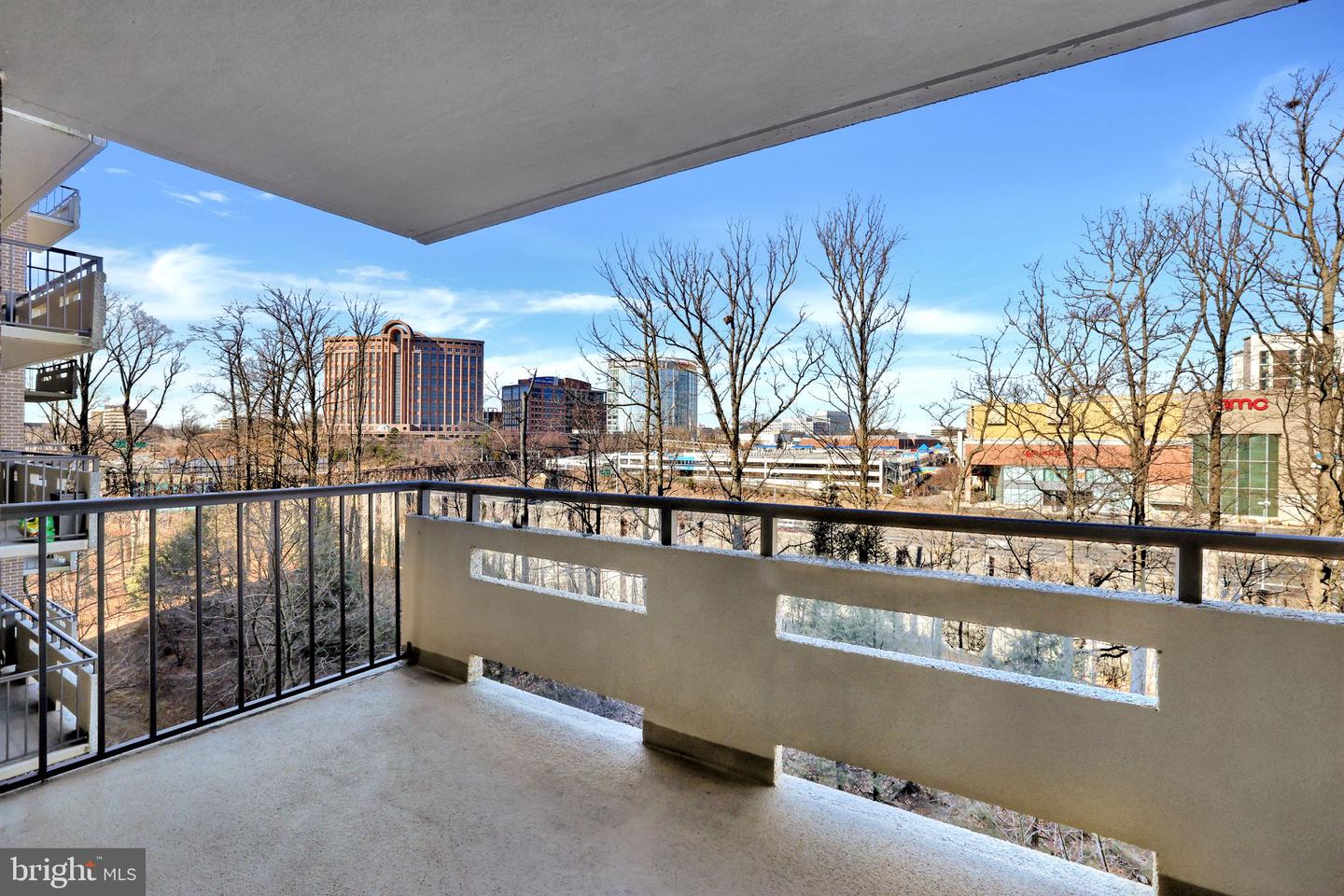 1808 OLD MEADOW RD #1015, MCLEAN, Virginia 22102, 2 Bedrooms Bedrooms, ,2 BathroomsBathrooms,Residential,For sale,1808 OLD MEADOW RD #1015,VAFX2236640 MLS # VAFX2236640