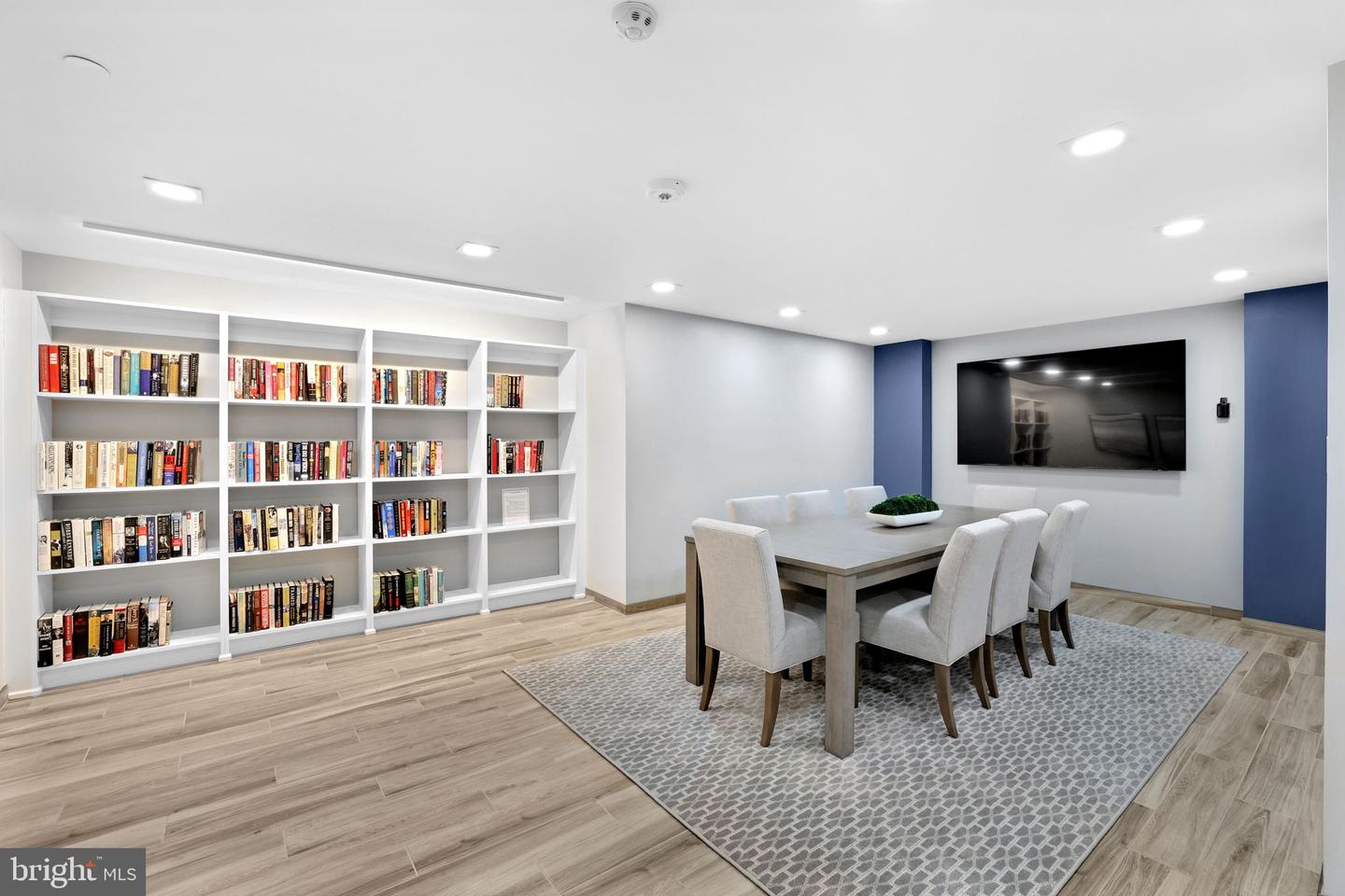 1808 OLD MEADOW RD #1015, MCLEAN, Virginia 22102, 2 Bedrooms Bedrooms, ,2 BathroomsBathrooms,Residential,For sale,1808 OLD MEADOW RD #1015,VAFX2236640 MLS # VAFX2236640
