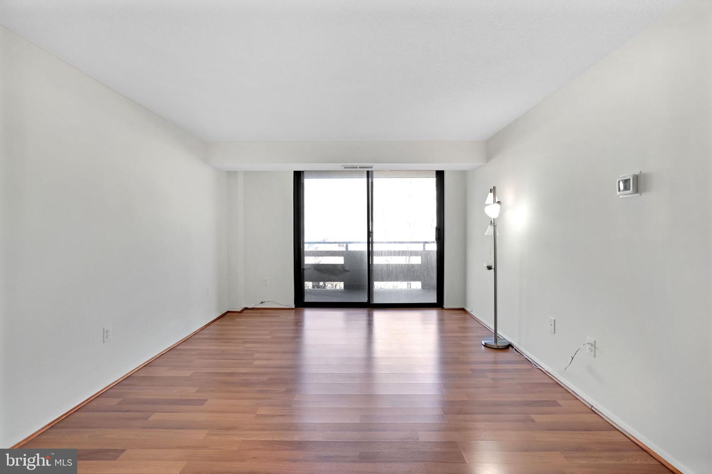 1808 OLD MEADOW RD #1015, MCLEAN, Virginia 22102, 2 Bedrooms Bedrooms, ,2 BathroomsBathrooms,Residential,For sale,1808 OLD MEADOW RD #1015,VAFX2236640 MLS # VAFX2236640
