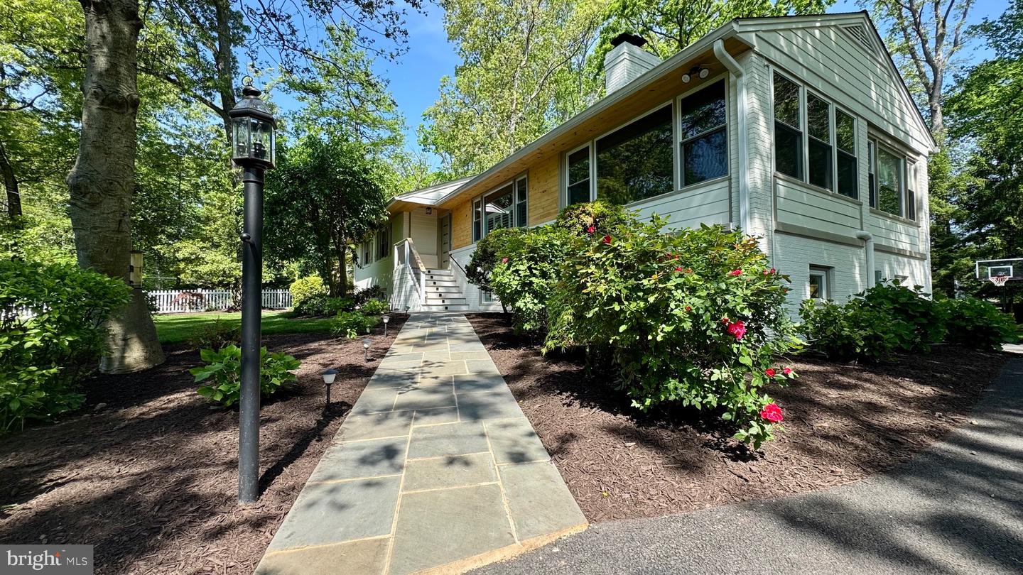 8902 SOUTHWICK ST, FAIRFAX, Virginia 22031, 4 Bedrooms Bedrooms, ,3 BathroomsBathrooms,Residential,For sale,8902 SOUTHWICK ST,VAFX2236672 MLS # VAFX2236672