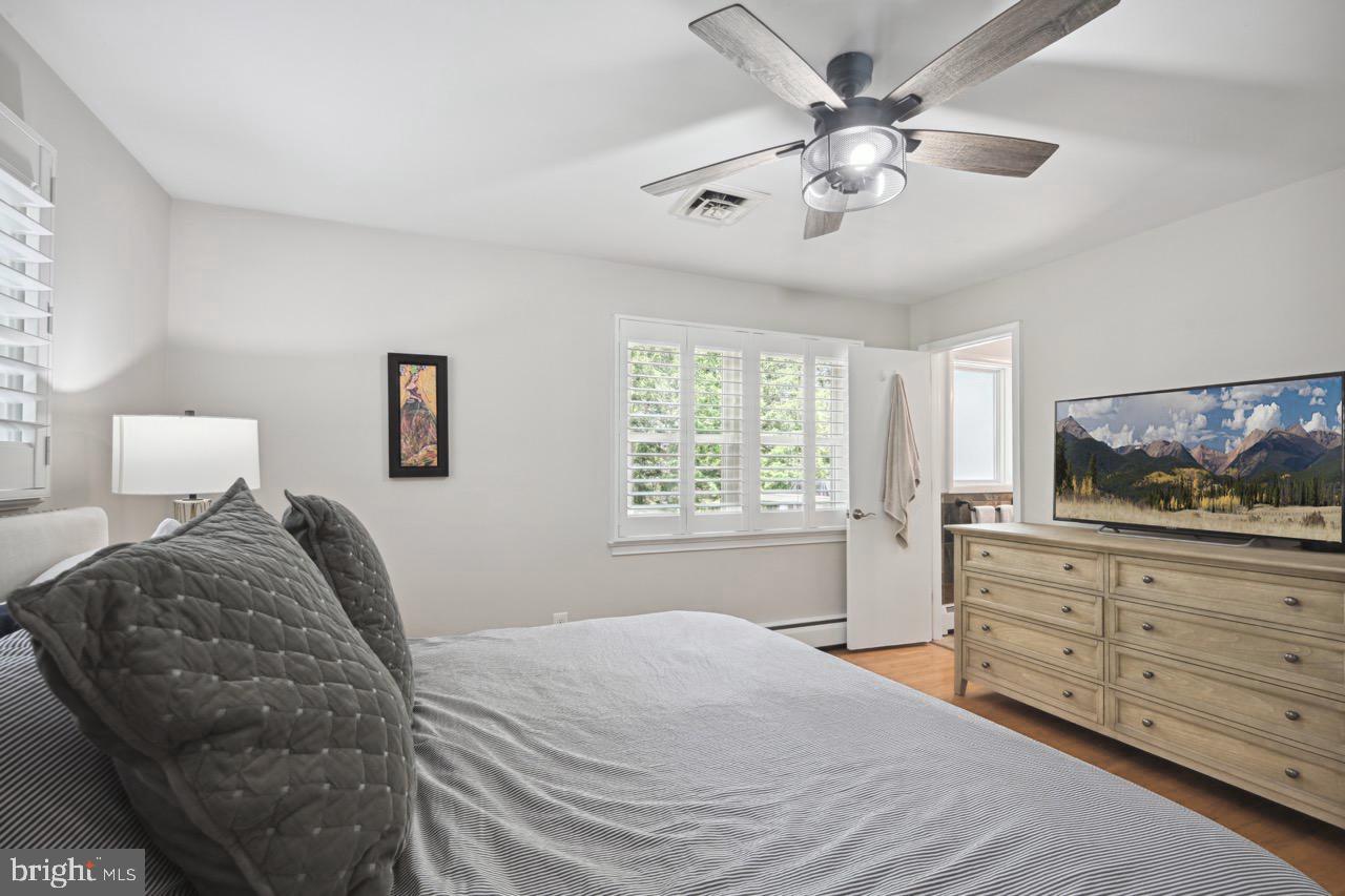 8902 SOUTHWICK ST, FAIRFAX, Virginia 22031, 4 Bedrooms Bedrooms, ,3 BathroomsBathrooms,Residential,For sale,8902 SOUTHWICK ST,VAFX2236672 MLS # VAFX2236672