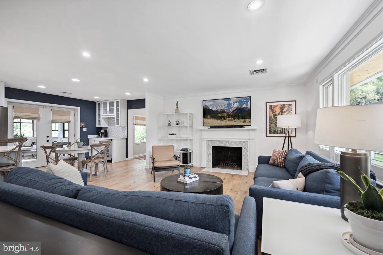 8902 SOUTHWICK ST, FAIRFAX, Virginia 22031, 4 Bedrooms Bedrooms, ,3 BathroomsBathrooms,Residential,For sale,8902 SOUTHWICK ST,VAFX2236672 MLS # VAFX2236672