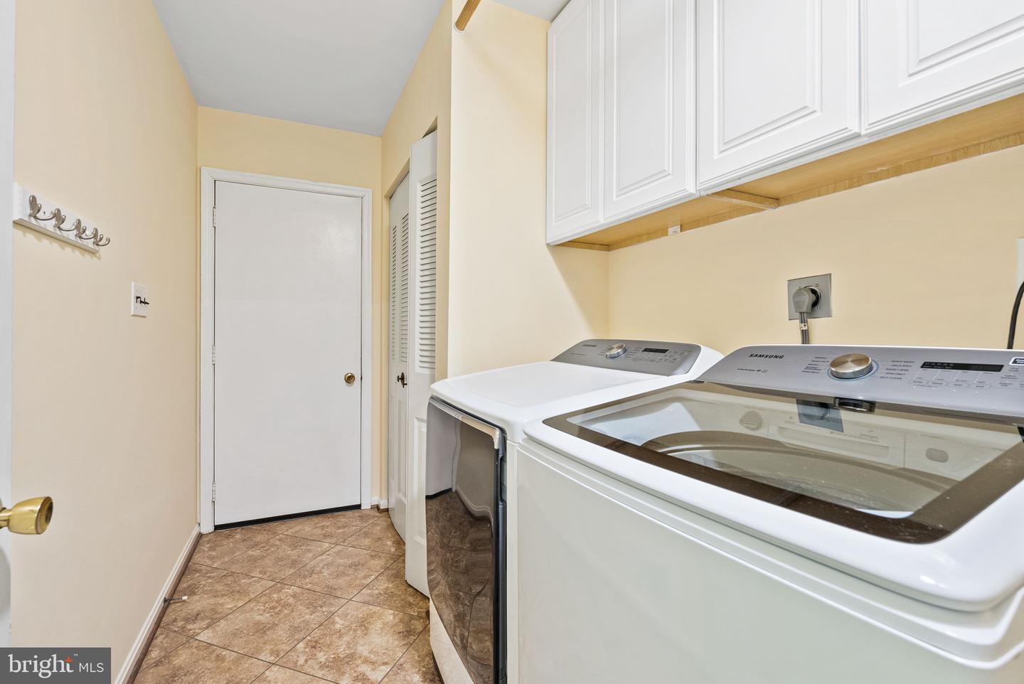 4910 GLOXINIA CT, ANNANDALE, Virginia 22003, 4 Bedrooms Bedrooms, ,2 BathroomsBathrooms,Residential,For sale,4910 GLOXINIA CT,VAFX2236668 MLS # VAFX2236668
