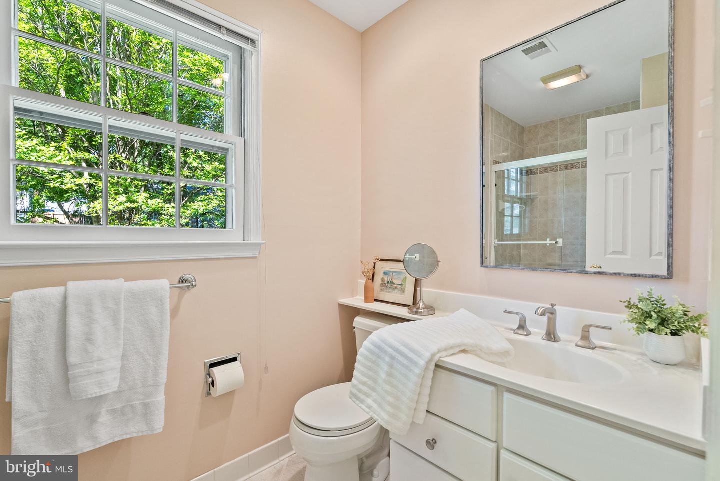 4910 GLOXINIA CT, ANNANDALE, Virginia 22003, 4 Bedrooms Bedrooms, ,2 BathroomsBathrooms,Residential,For sale,4910 GLOXINIA CT,VAFX2236668 MLS # VAFX2236668