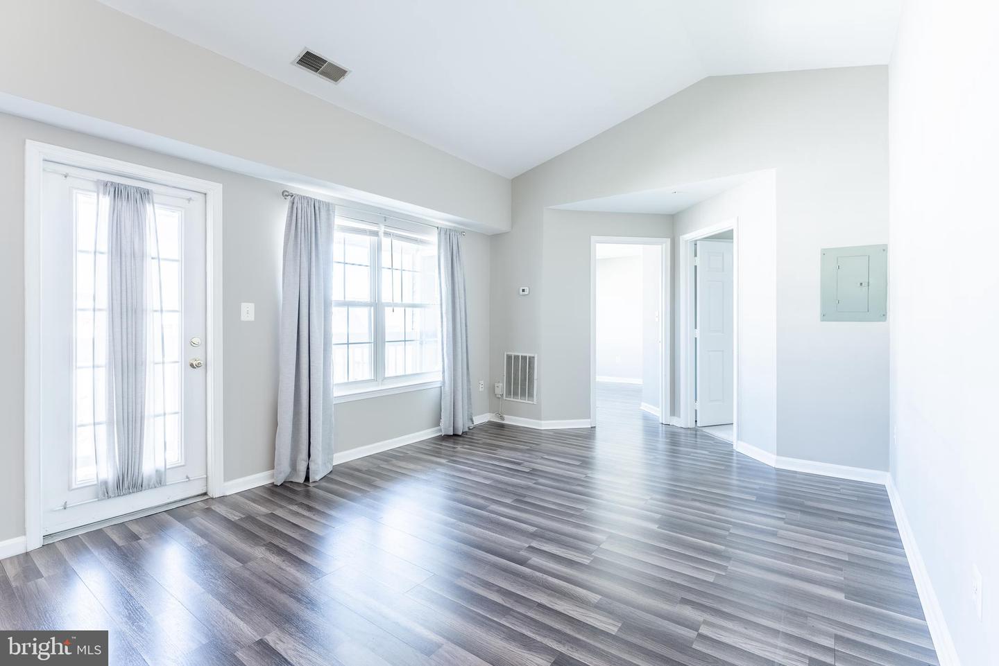 645 CONSTELLATION SQ SE #L, LEESBURG, Virginia 20175, 2 Bedrooms Bedrooms, ,1 BathroomBathrooms,Residential,For sale,645 CONSTELLATION SQ SE #L,VALO2094866 MLS # VALO2094866