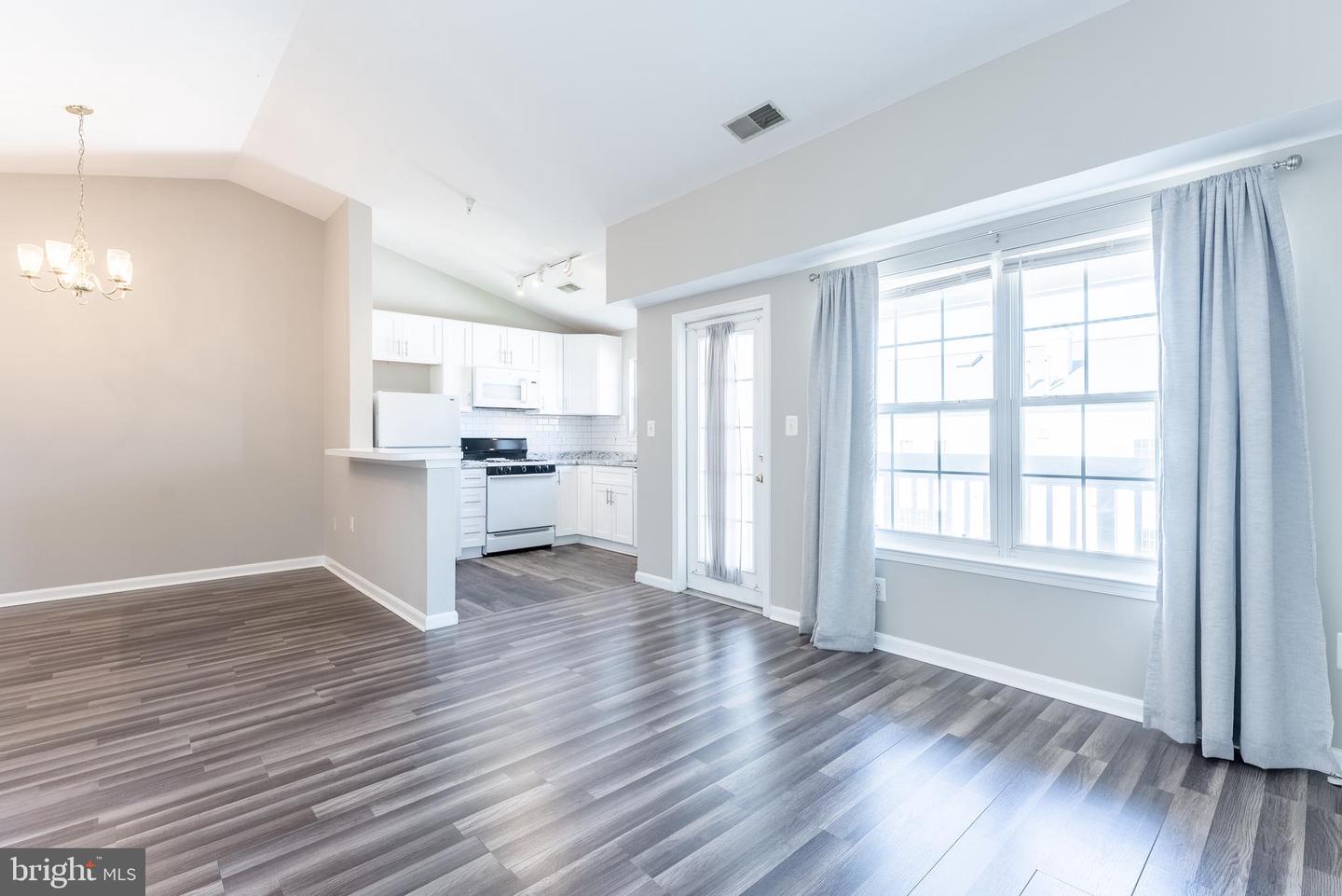 645 CONSTELLATION SQ SE #L, LEESBURG, Virginia 20175, 2 Bedrooms Bedrooms, ,1 BathroomBathrooms,Residential,For sale,645 CONSTELLATION SQ SE #L,VALO2094866 MLS # VALO2094866