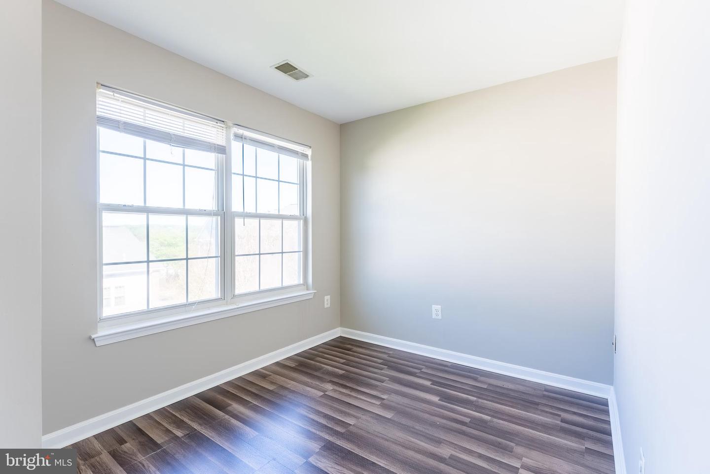 645 CONSTELLATION SQ SE #L, LEESBURG, Virginia 20175, 2 Bedrooms Bedrooms, ,1 BathroomBathrooms,Residential,For sale,645 CONSTELLATION SQ SE #L,VALO2094866 MLS # VALO2094866