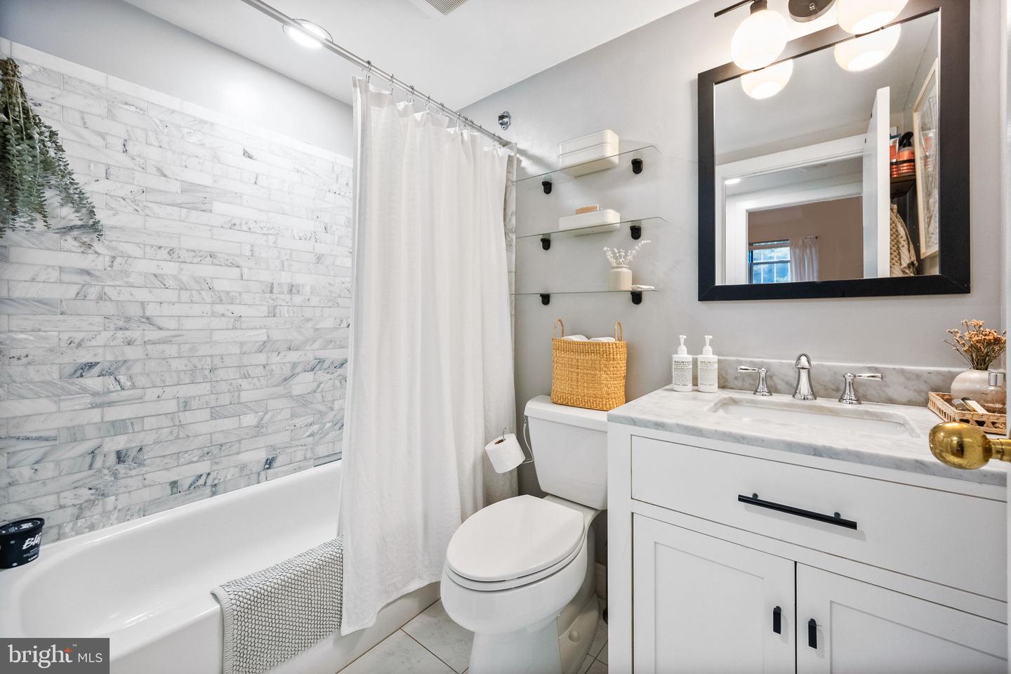 2611 ADAMS MILL RD NW #T5, WASHINGTON, District Of Columbia 20009, 1 Bedroom Bedrooms, ,1 BathroomBathrooms,Residential,For sale,2611 ADAMS MILL RD NW #T5,DCDC2197616 MLS # DCDC2197616