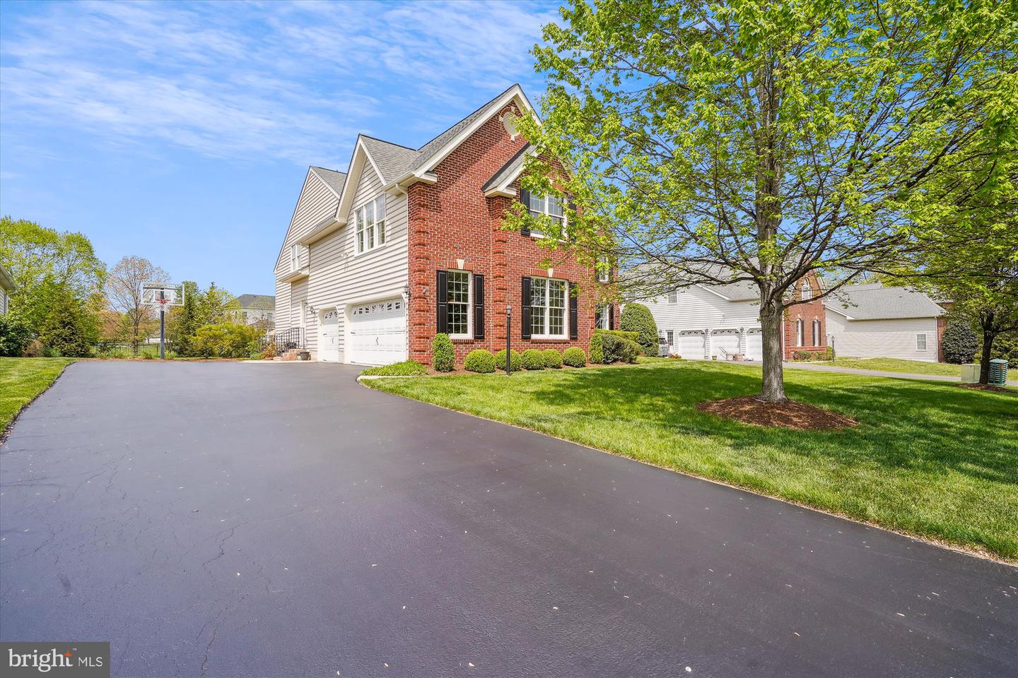 42536 FLEMMING DR, CHANTILLY, Virginia 20152, 4 Bedrooms Bedrooms, ,3 BathroomsBathrooms,Residential,For sale,42536 FLEMMING DR,VALO2094906 MLS # VALO2094906